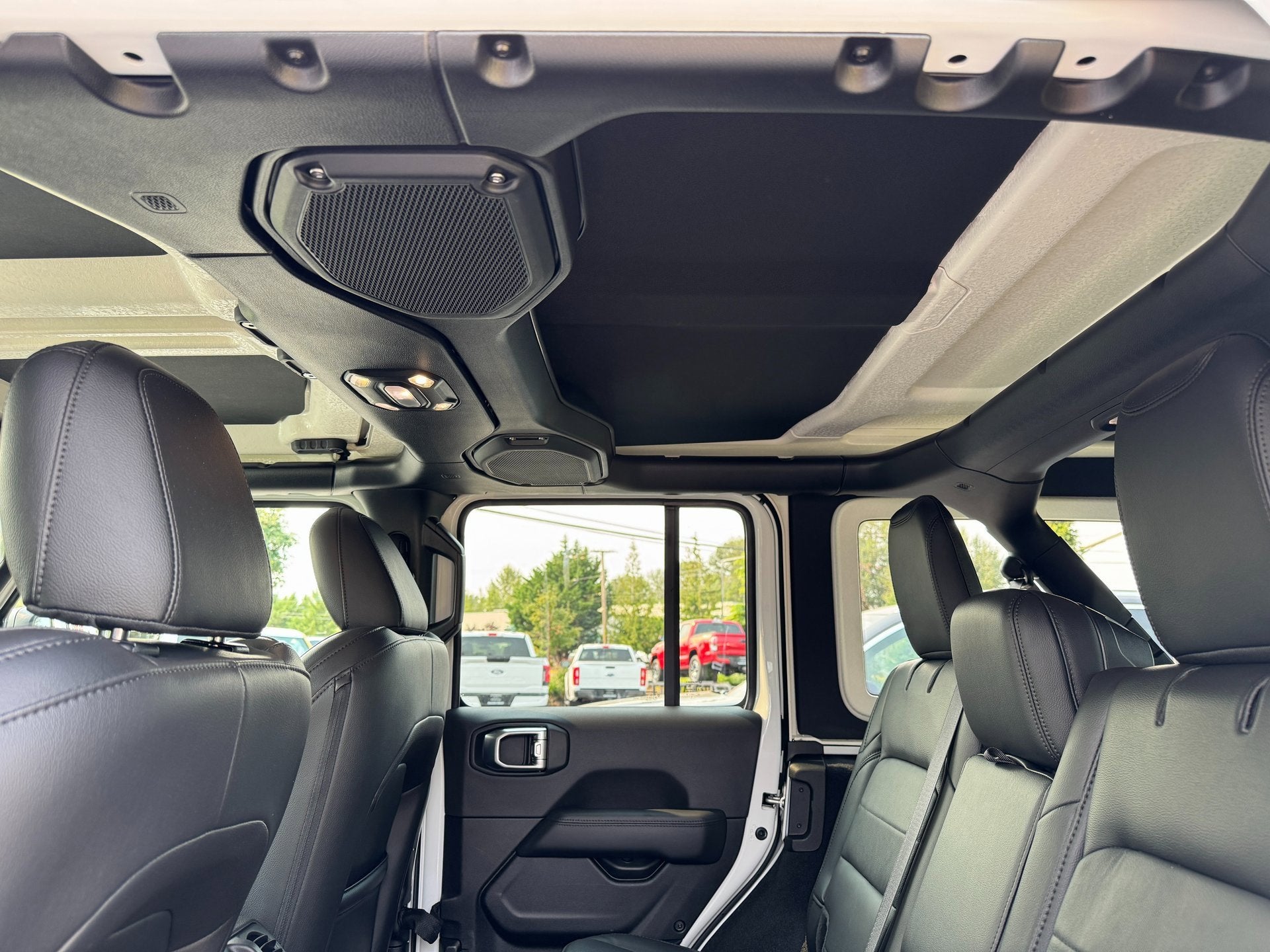 2023 Jeep Wrangler Sahara Altitude