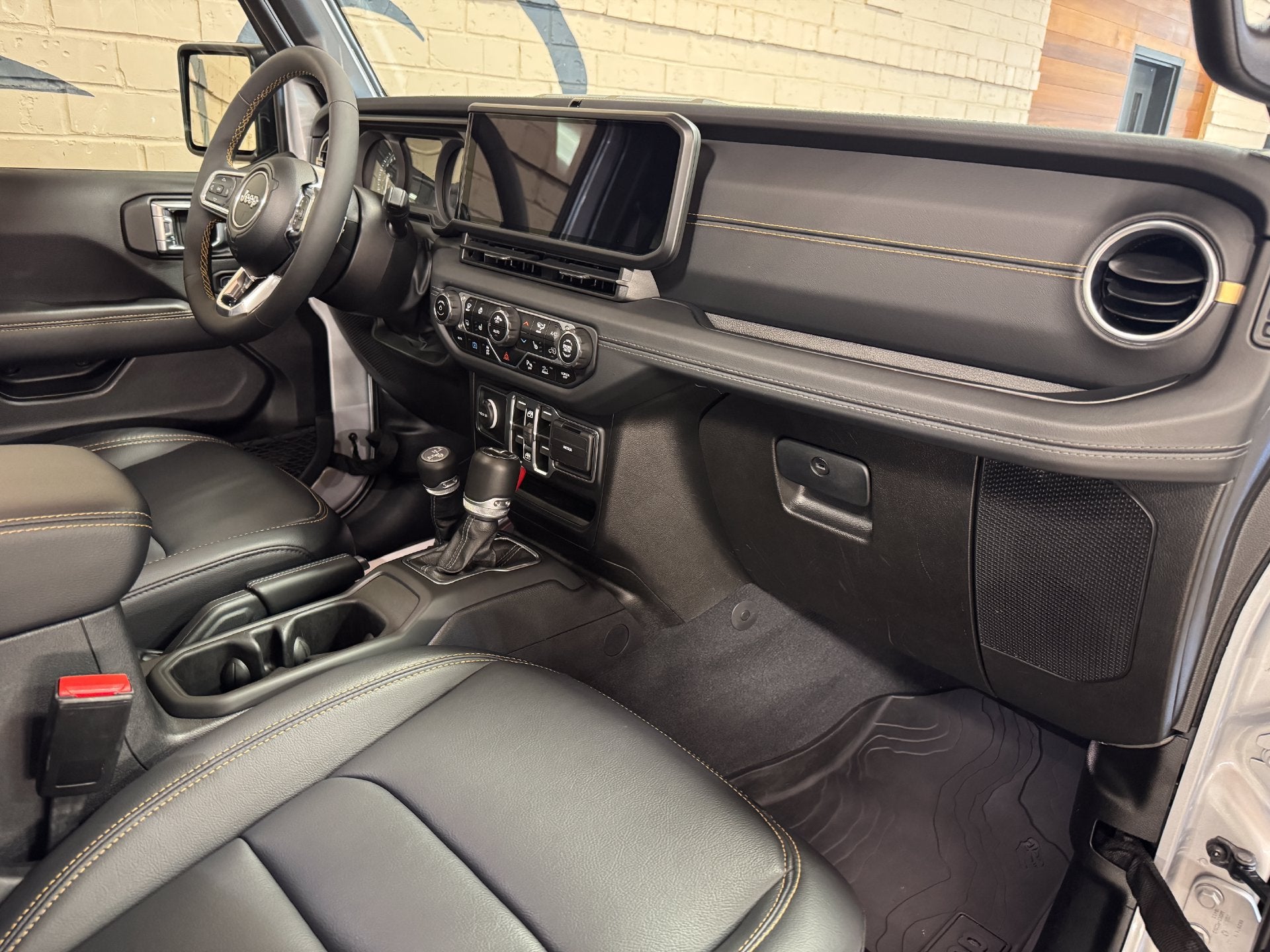 2024 Jeep Wrangler Sahara 4xe
