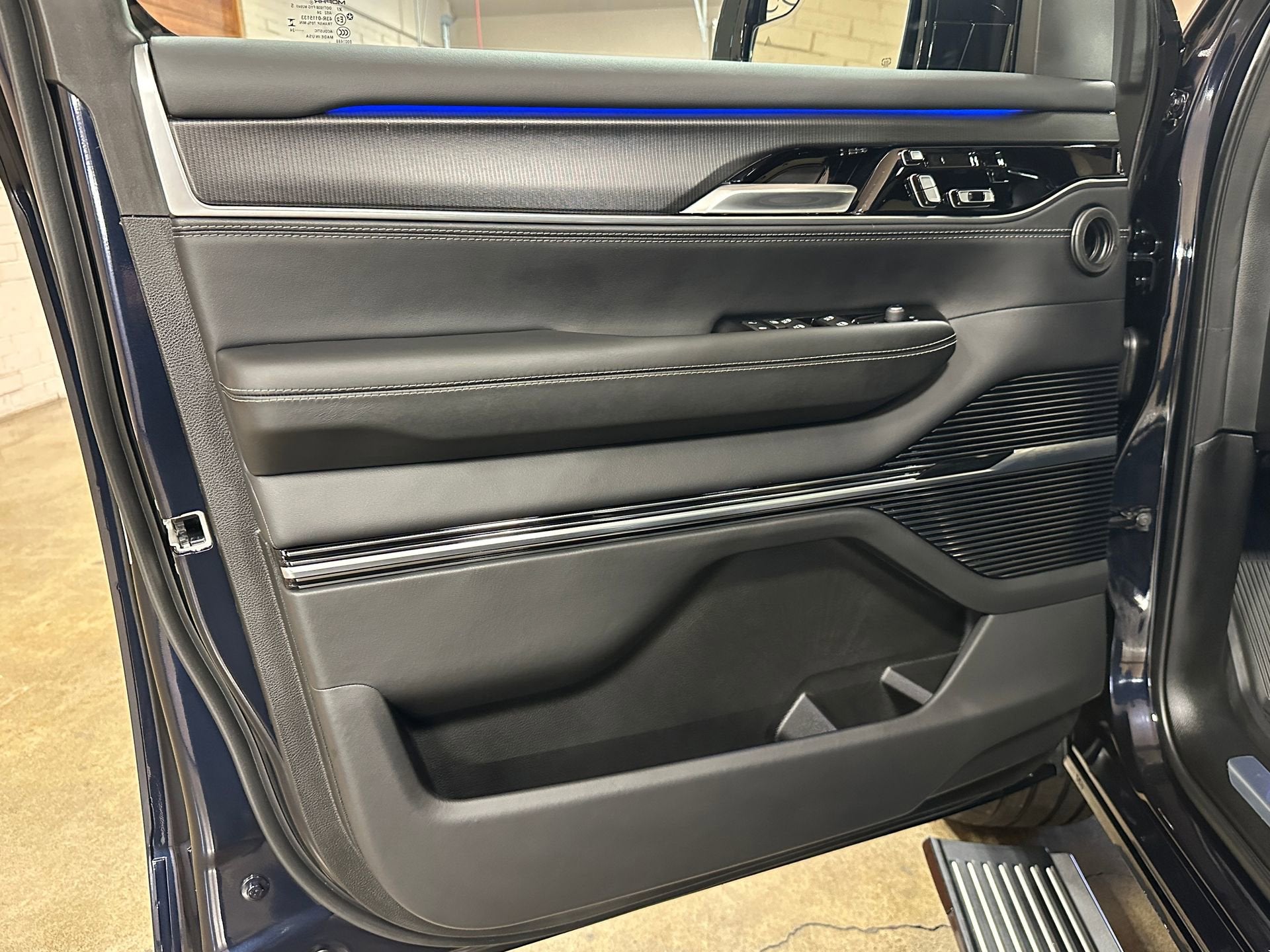 2024 Jeep Grand Wagoneer Series II Obsidian