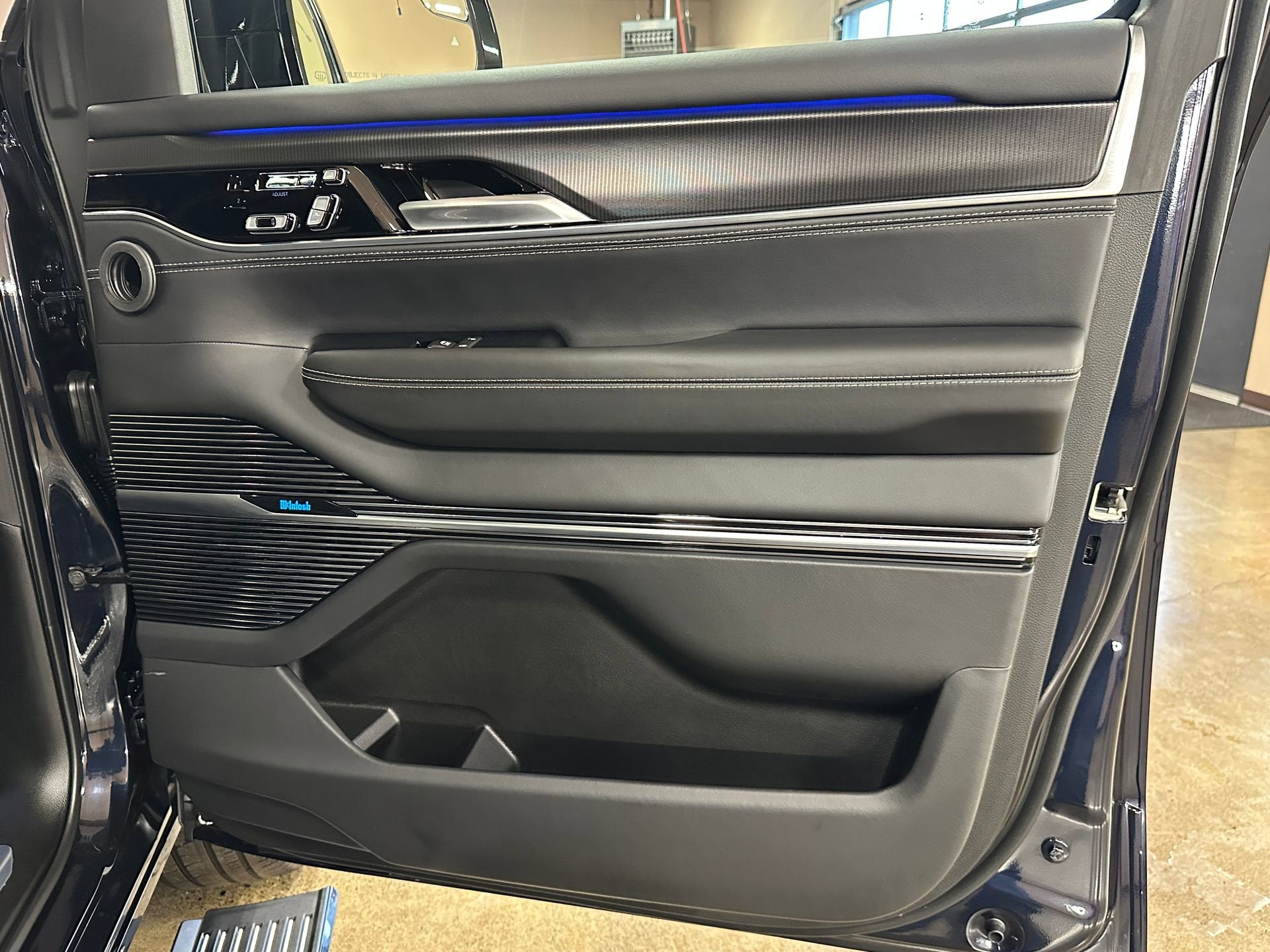 2024 Jeep Grand Wagoneer Series II Obsidian