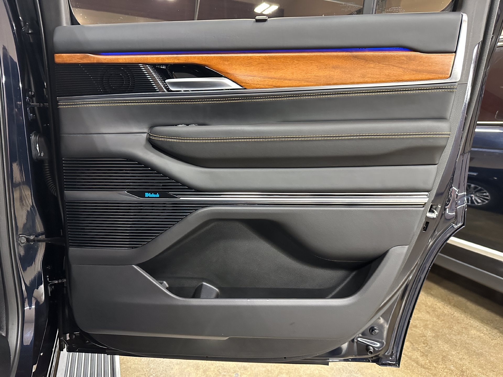 2023 Jeep Grand Wagoneer Series III