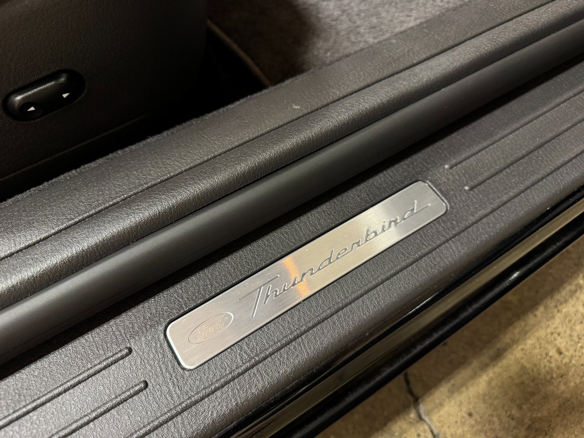 2002 Ford Thunderbird w/Hardtop Premium