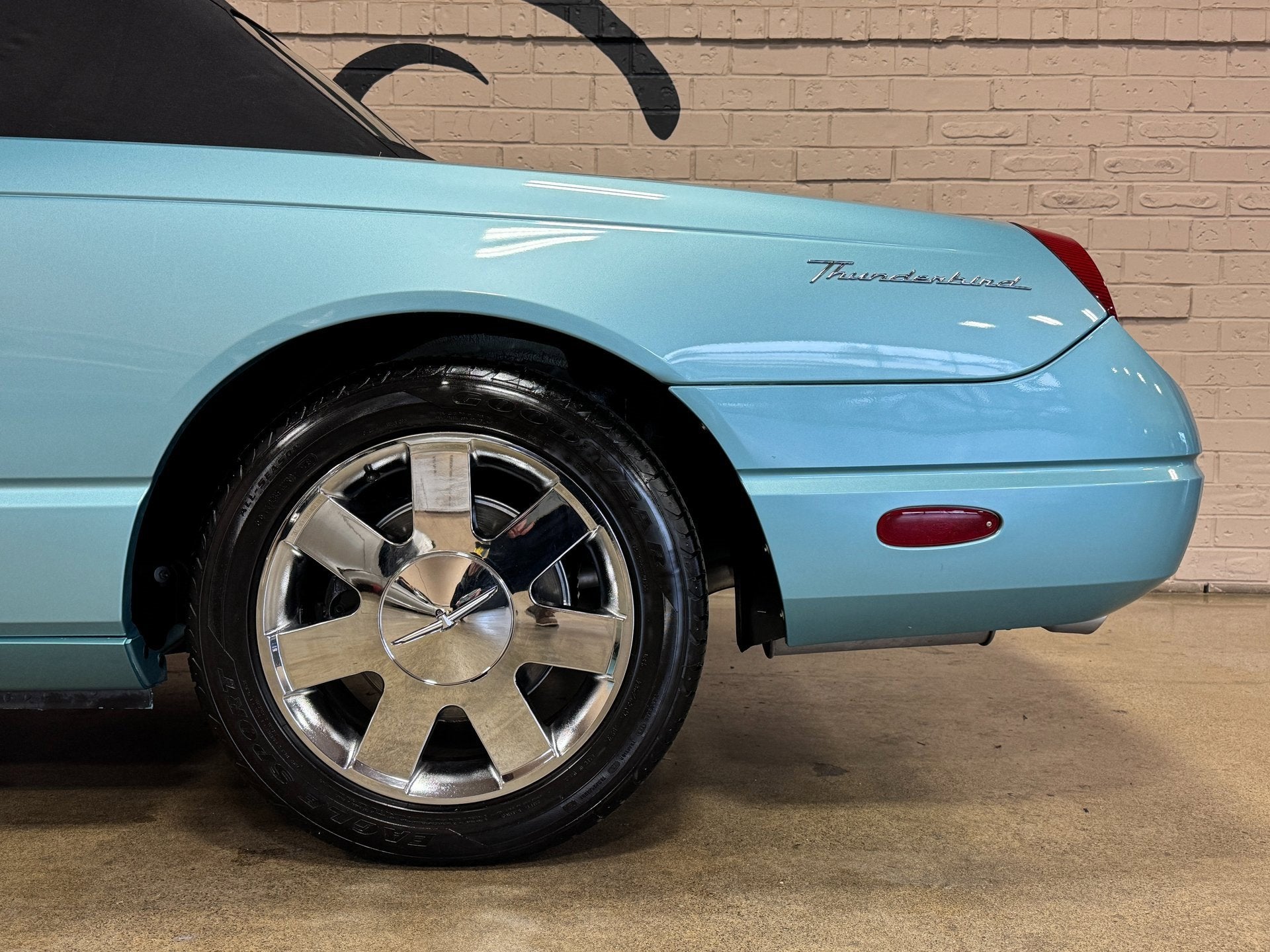 2002 Ford Thunderbird w/Hardtop Premium