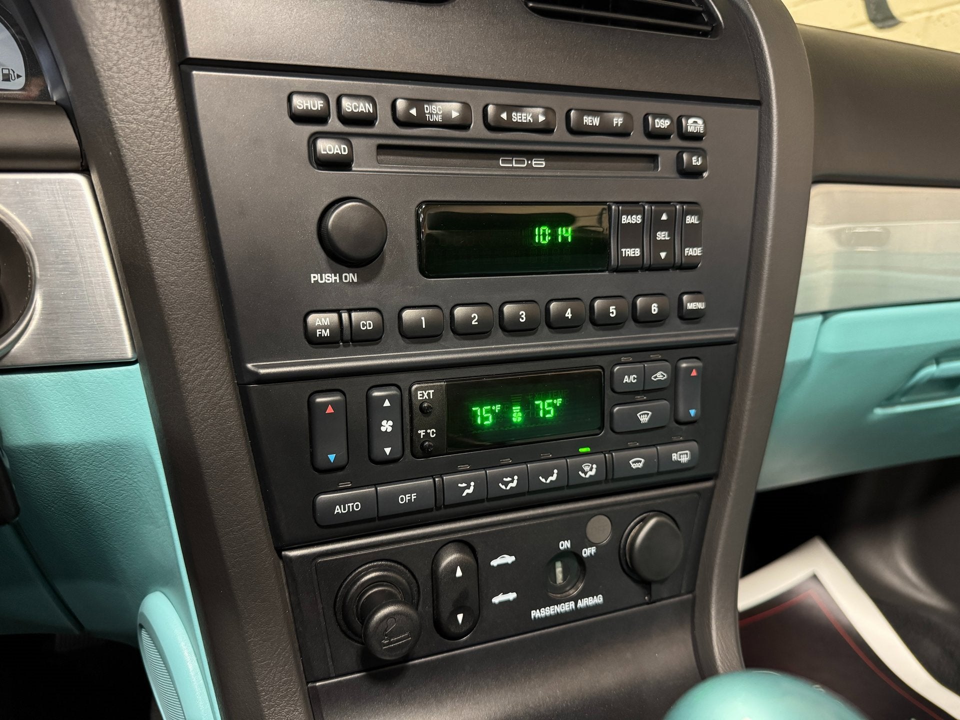 2002 Ford Thunderbird w/Hardtop Premium