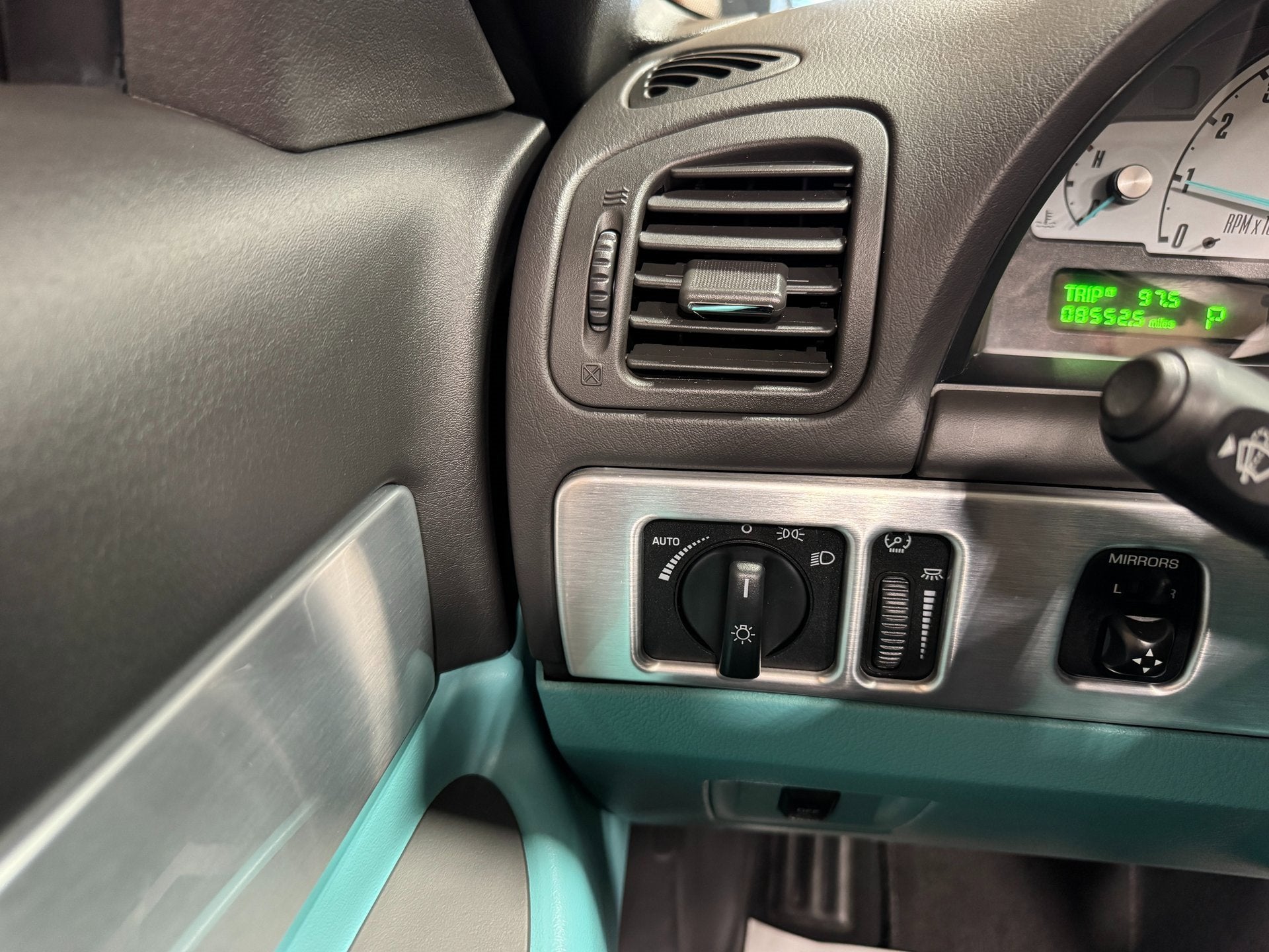 2002 Ford Thunderbird w/Hardtop Premium