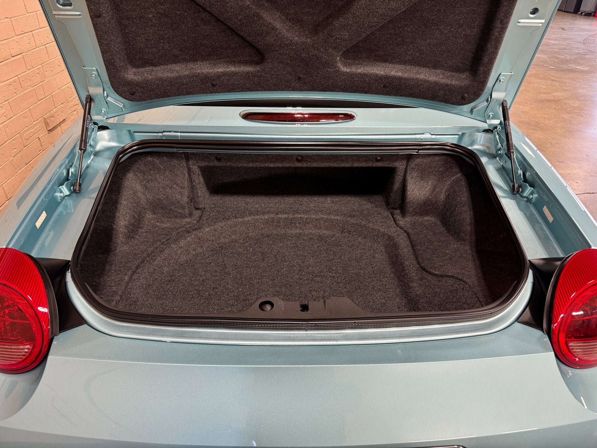 2002 Ford Thunderbird w/Hardtop Premium