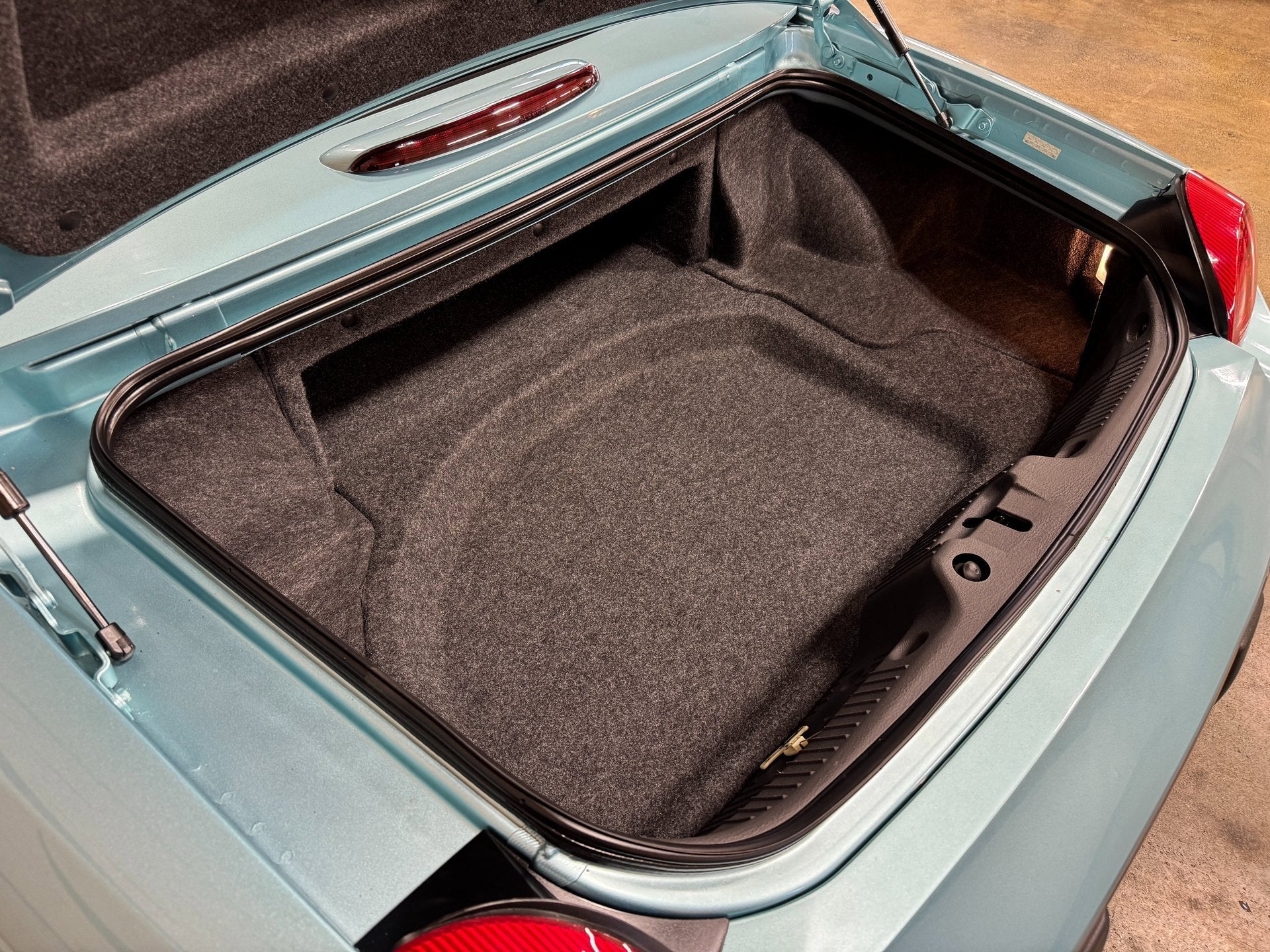 2002 Ford Thunderbird w/Hardtop Premium