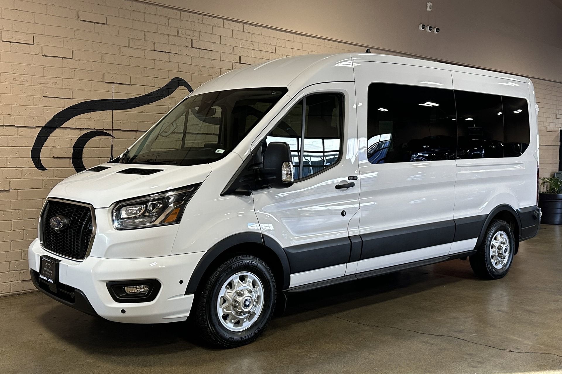 2025 Ford Transit Passenger Wagon XLT