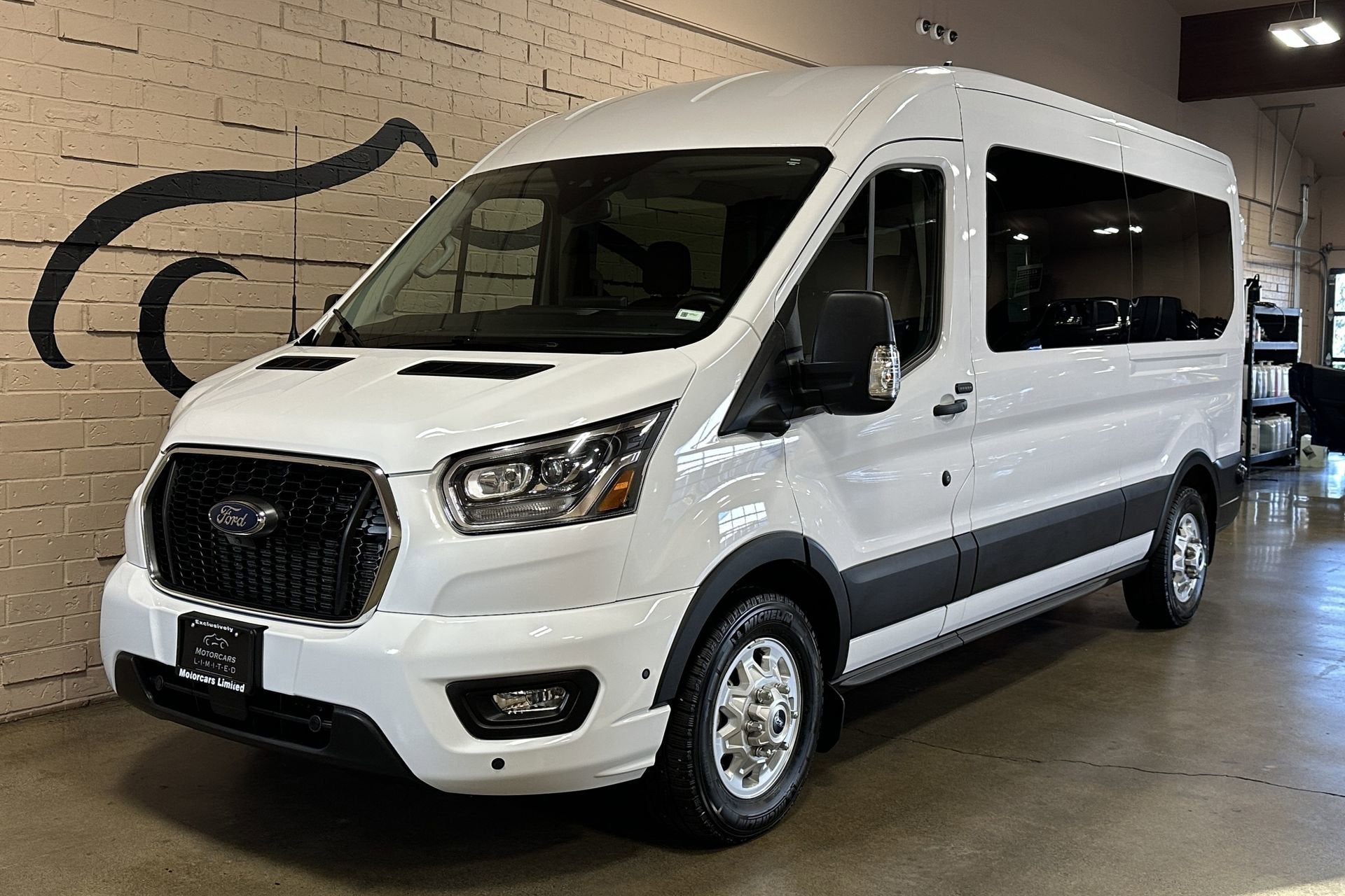 2025 Ford Transit Passenger Wagon XLT