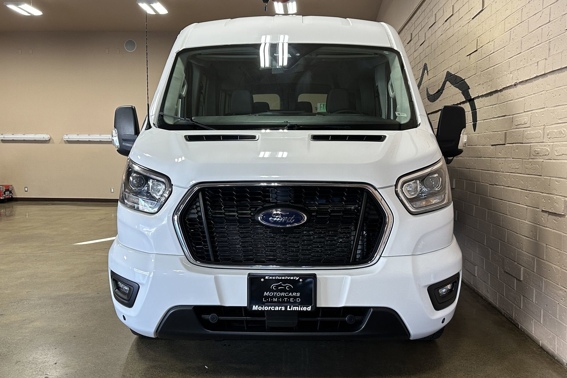 2025 Ford Transit Passenger Wagon XLT