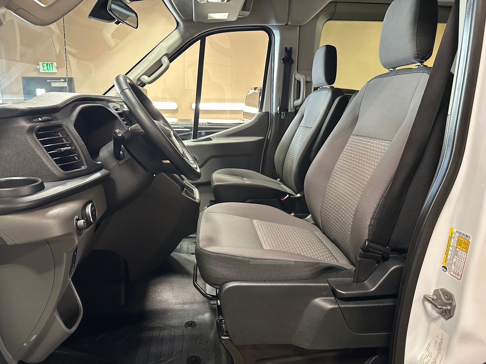 2025 Ford Transit Passenger Wagon XLT