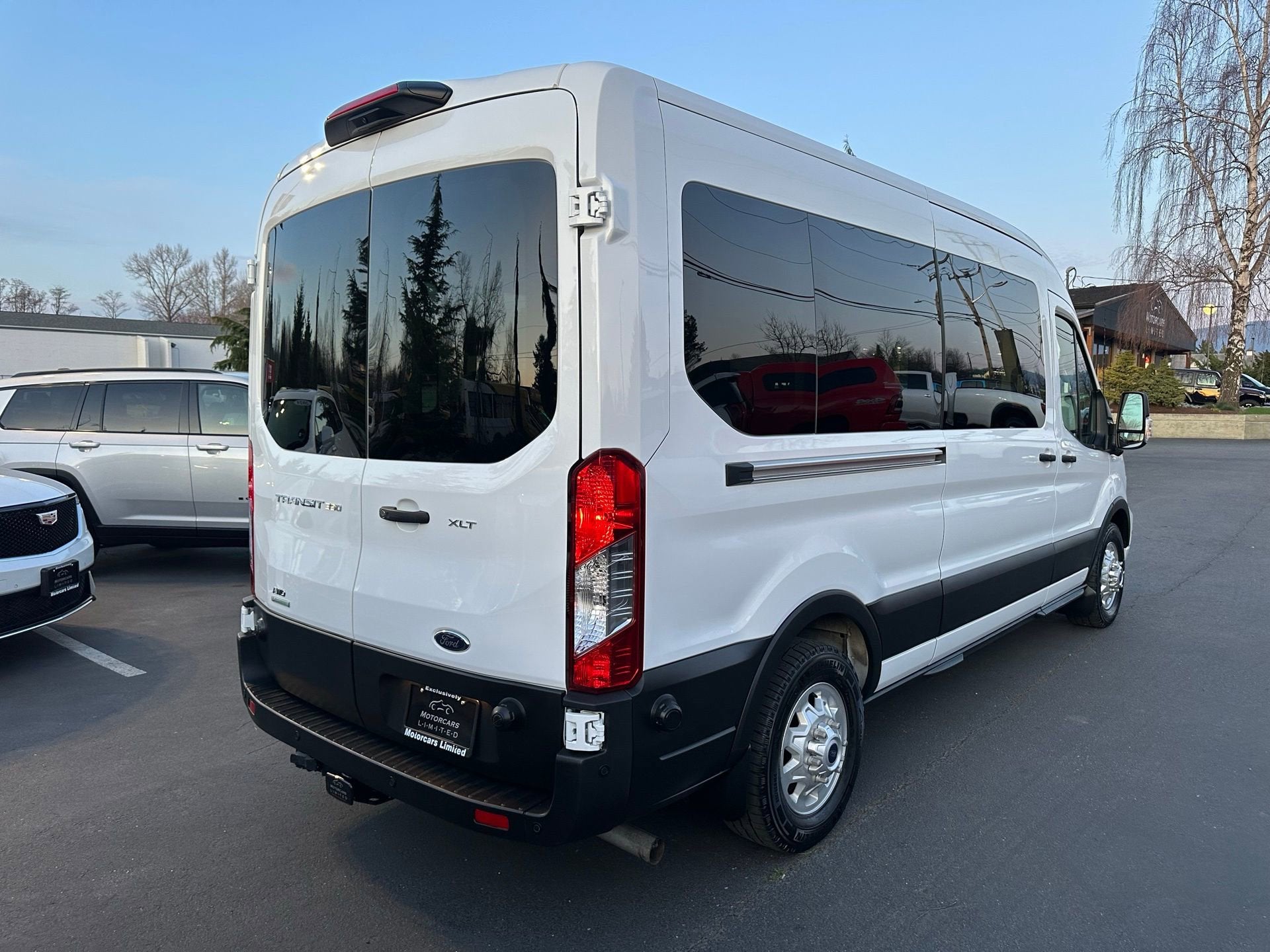 2025 Ford Transit Passenger Wagon XLT