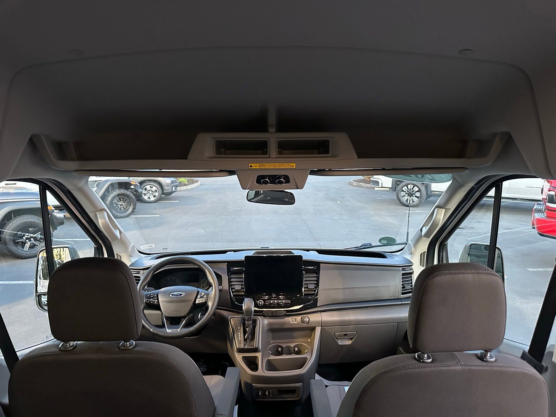 2025 Ford Transit Passenger Wagon XLT