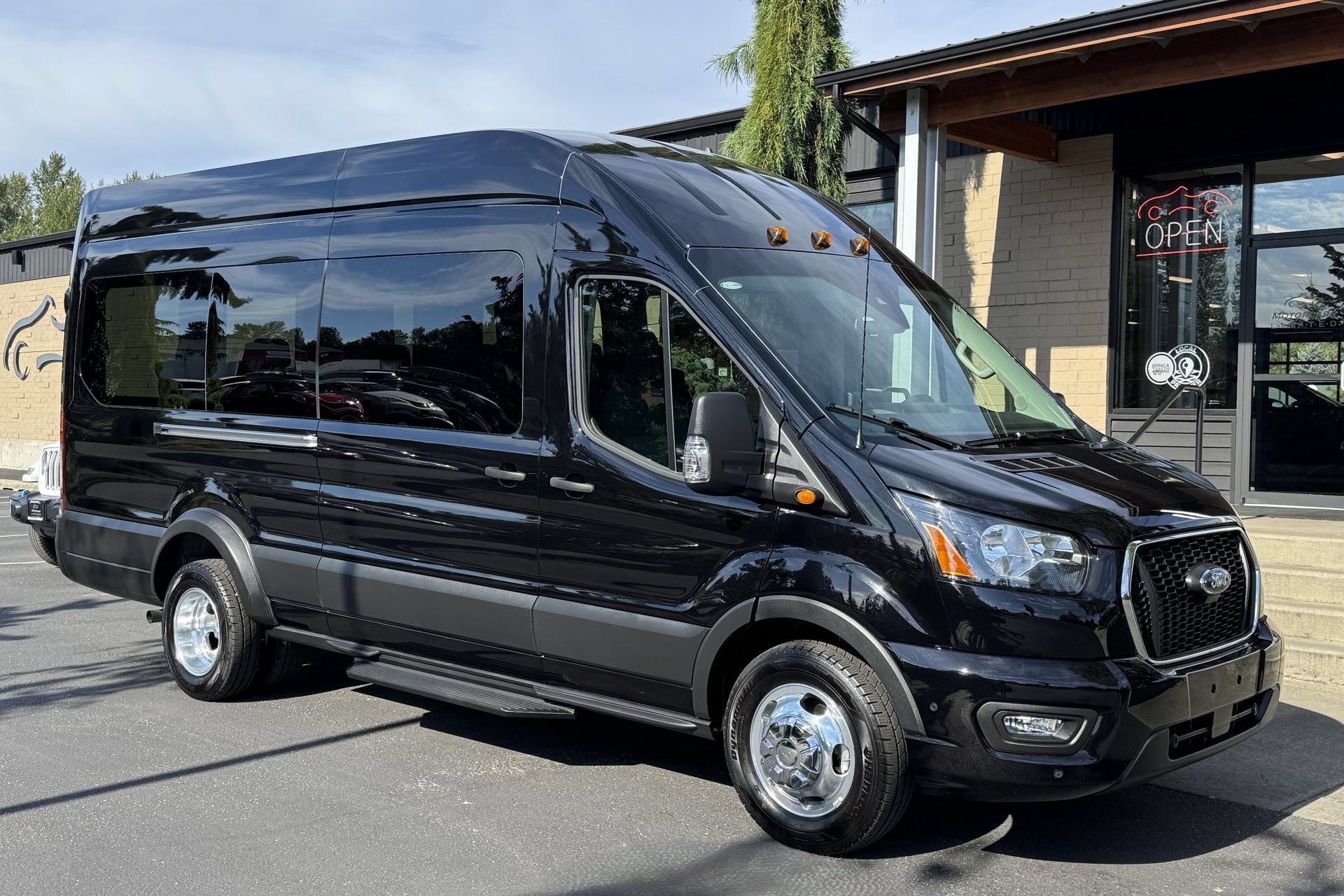 2025 Ford Transit-350 XLT