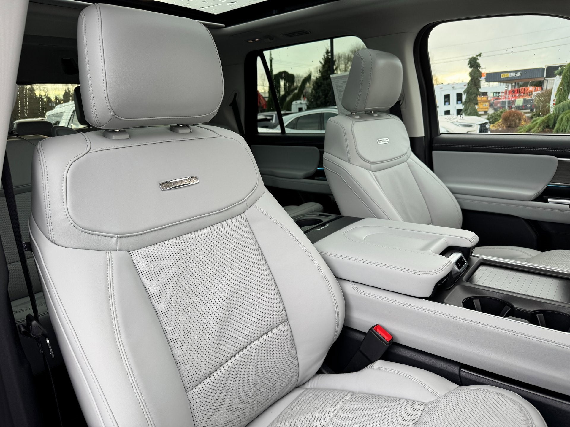 2025 Ford Expedition Platinum