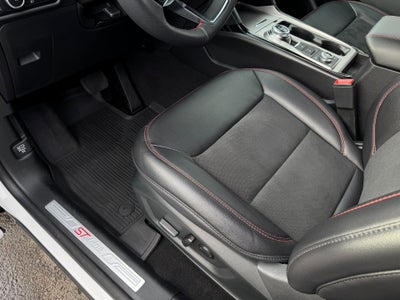2024 Ford Explorer ST-Line