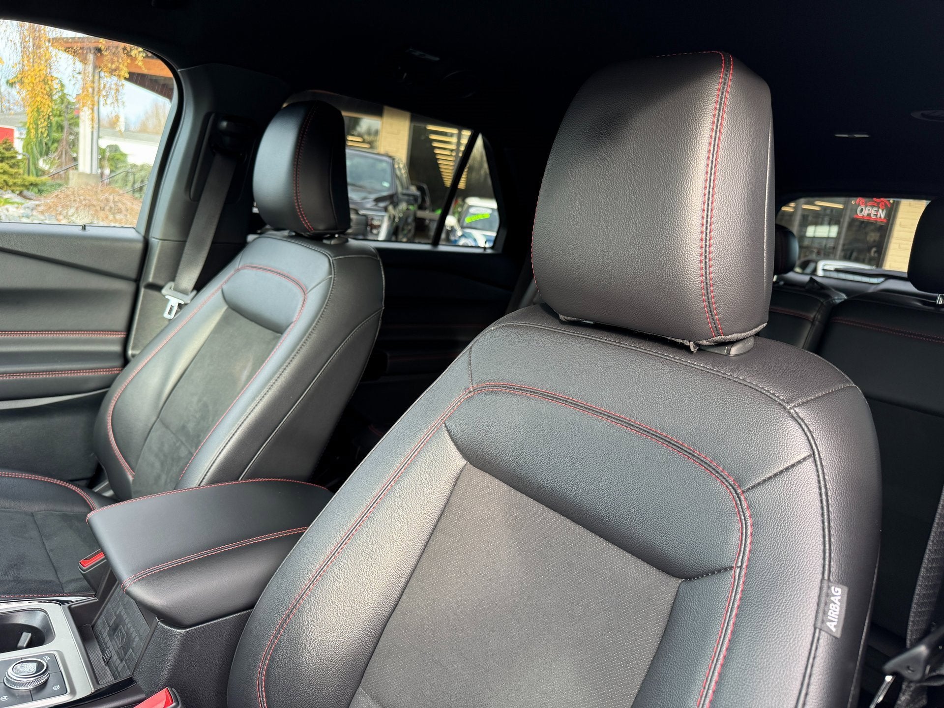 2024 Ford Explorer ST-Line