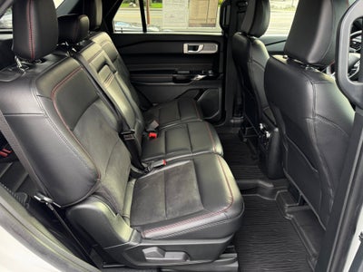 2024 Ford Explorer ST-Line