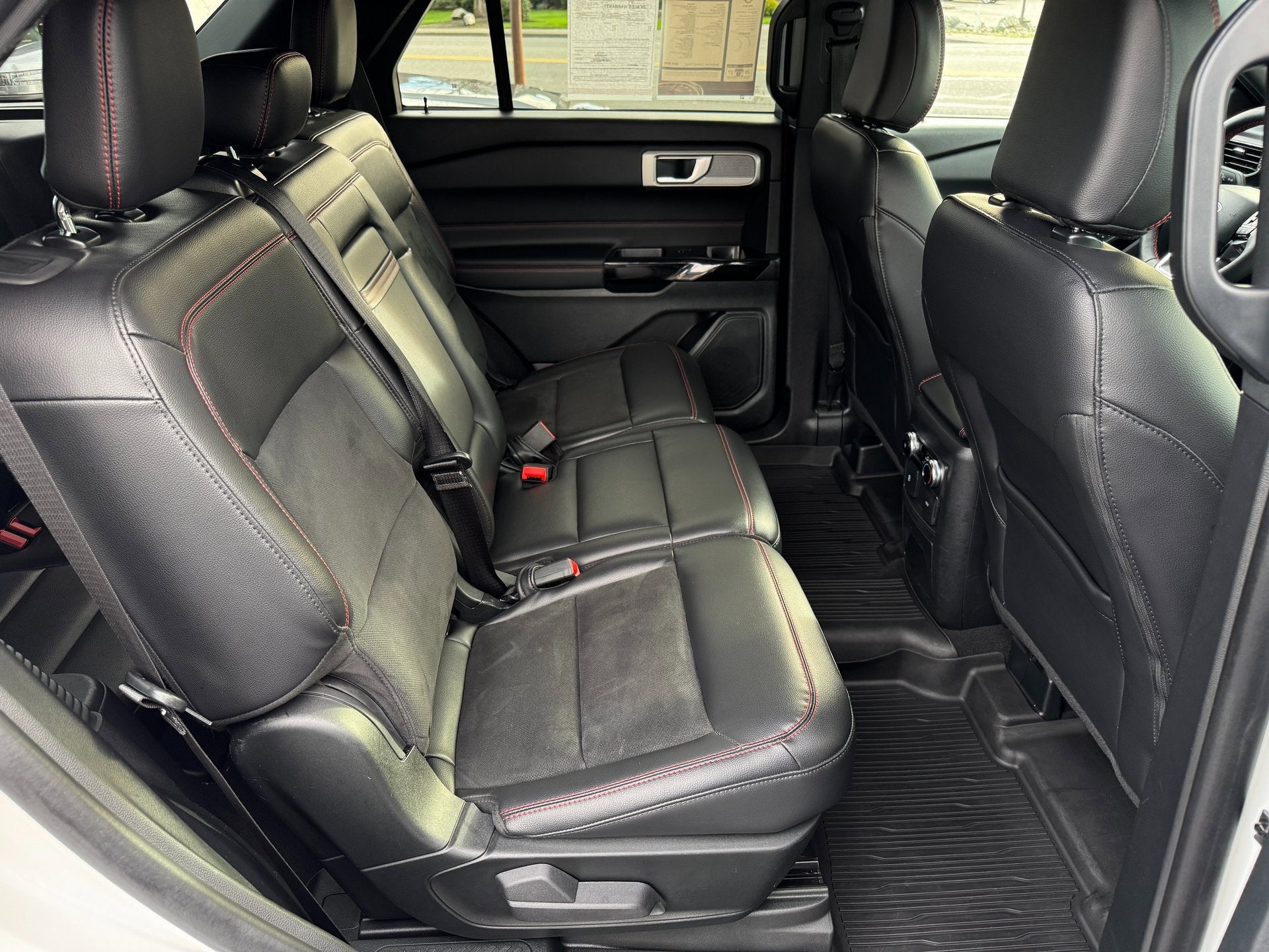 2024 Ford Explorer ST-Line