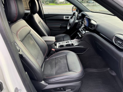 2024 Ford Explorer ST-Line