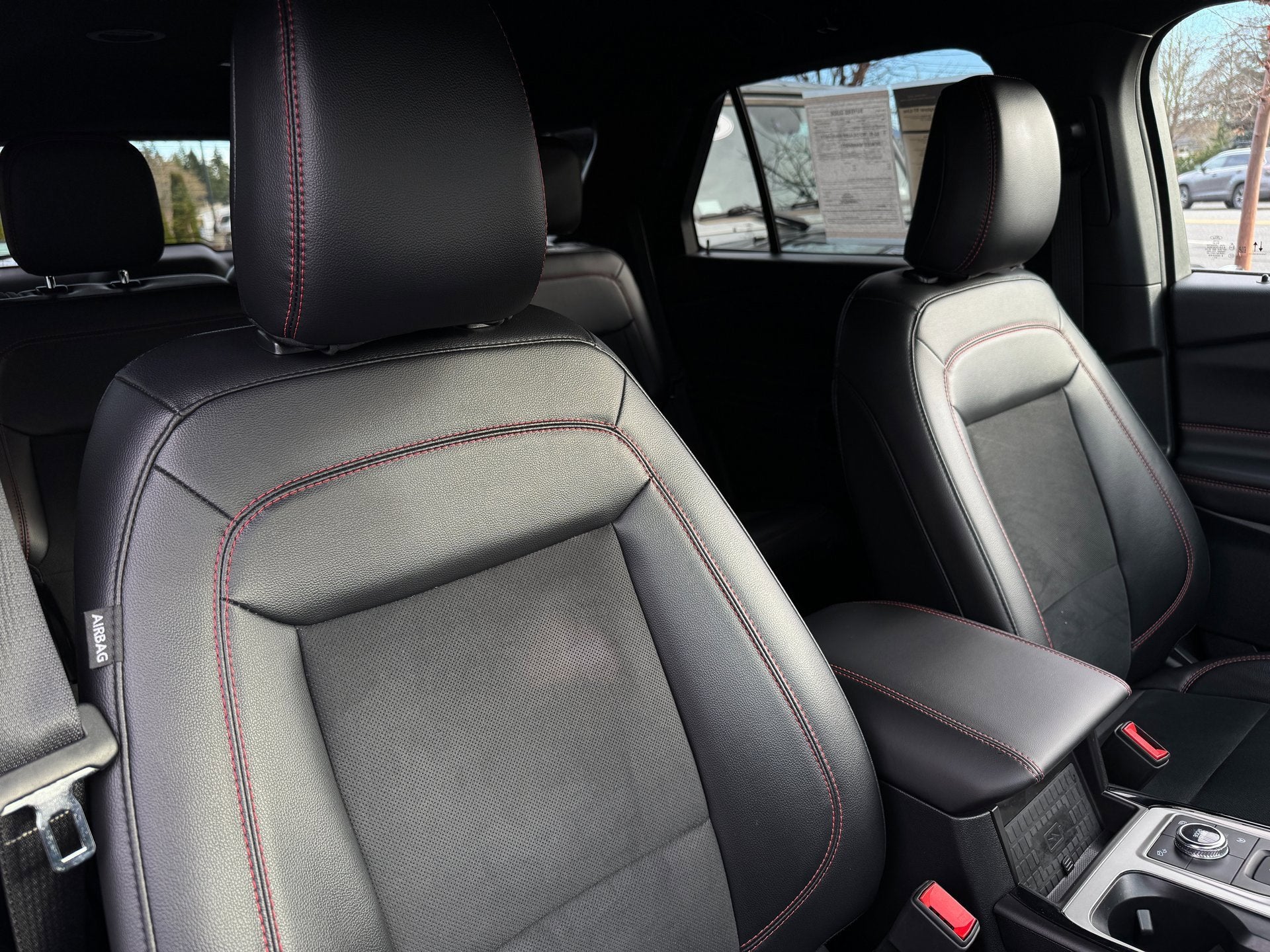 2024 Ford Explorer ST-Line