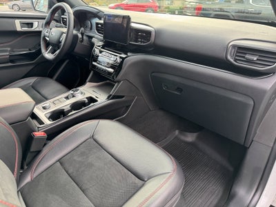 2024 Ford Explorer ST-Line