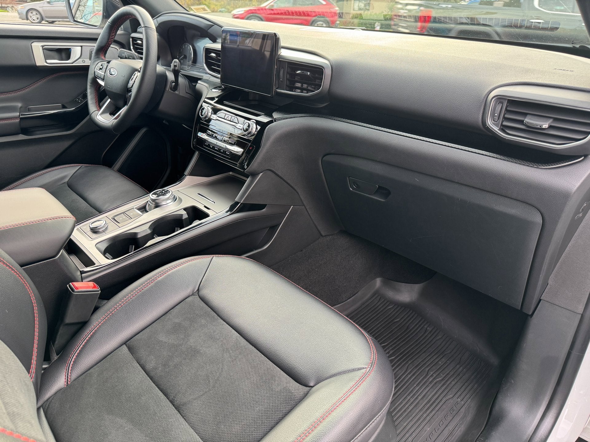 2024 Ford Explorer ST-Line