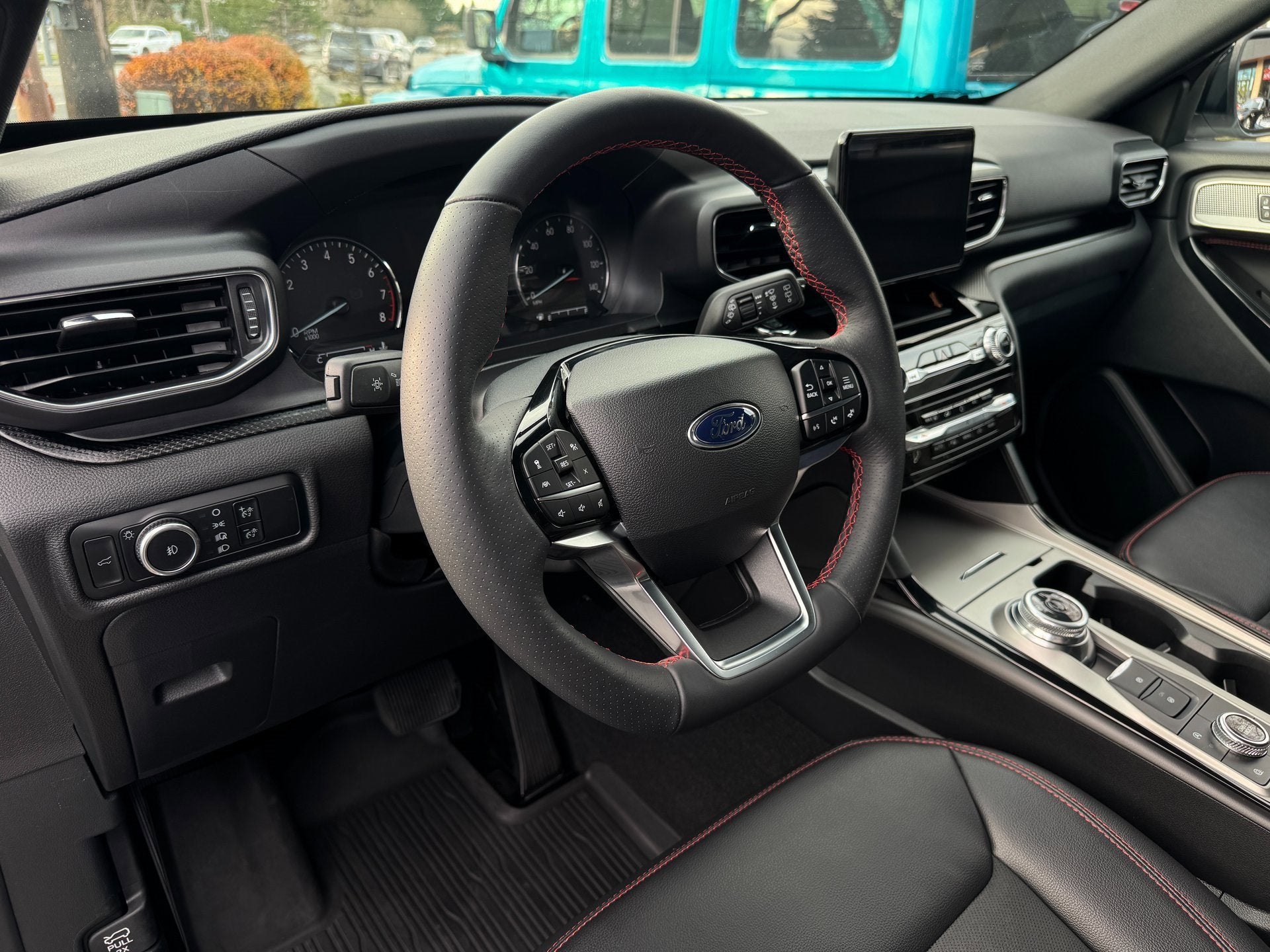 2024 Ford Explorer ST-Line