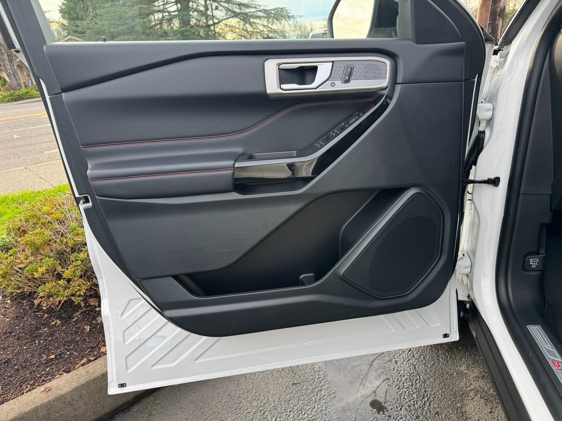 2024 Ford Explorer ST-Line