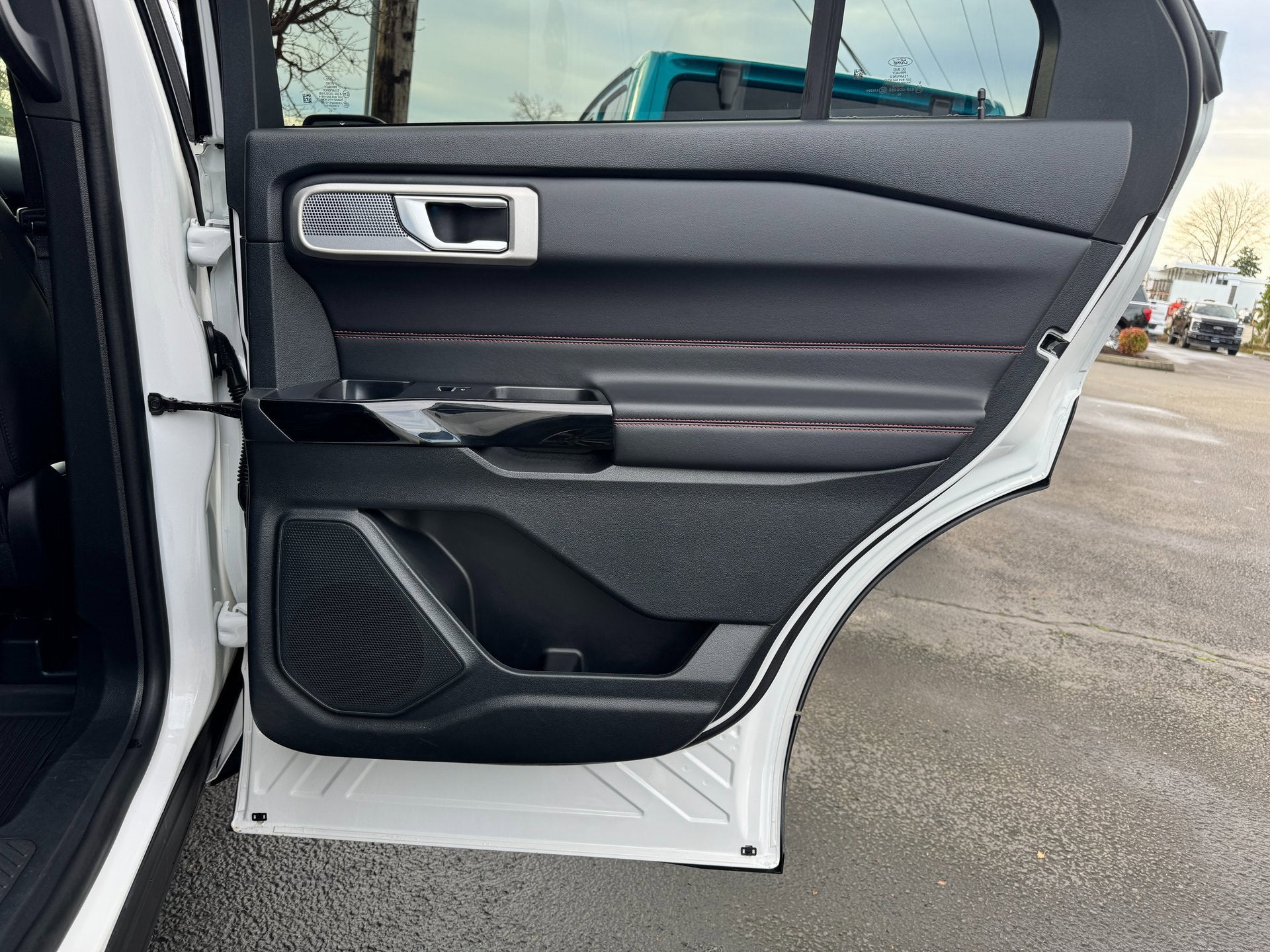 2024 Ford Explorer ST-Line