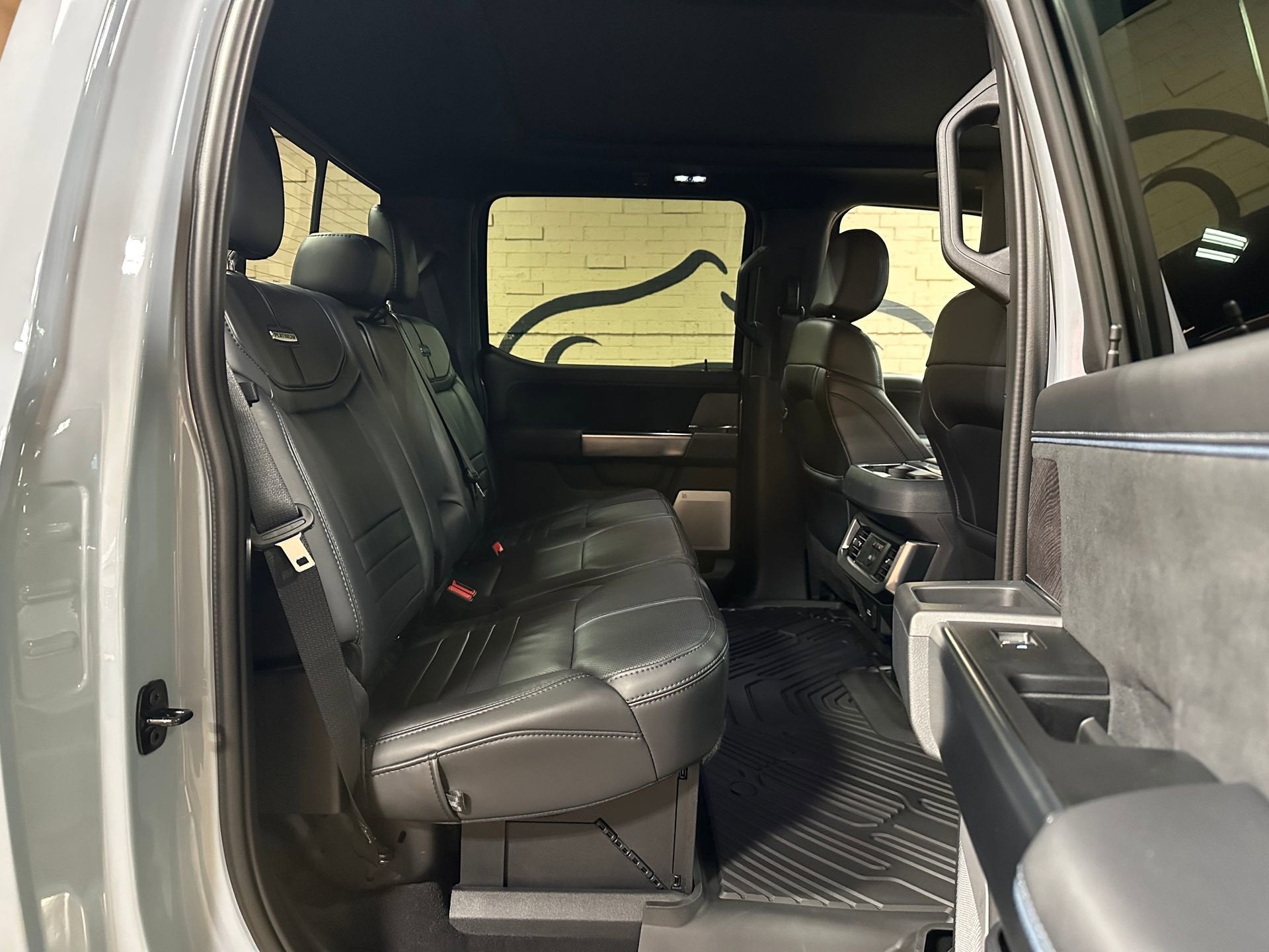 2025 Ford Super Duty F-350 SRW Platinum