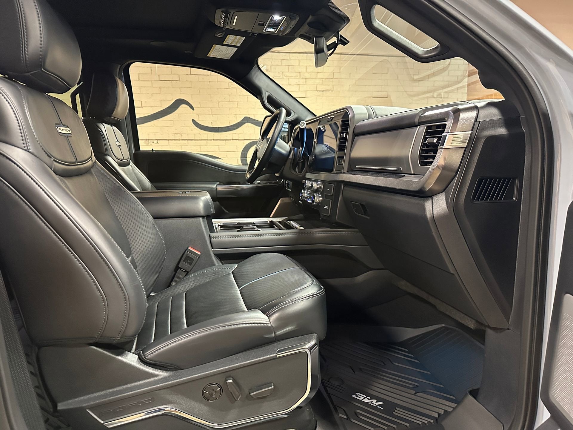 2025 Ford Super Duty F-350 SRW Platinum