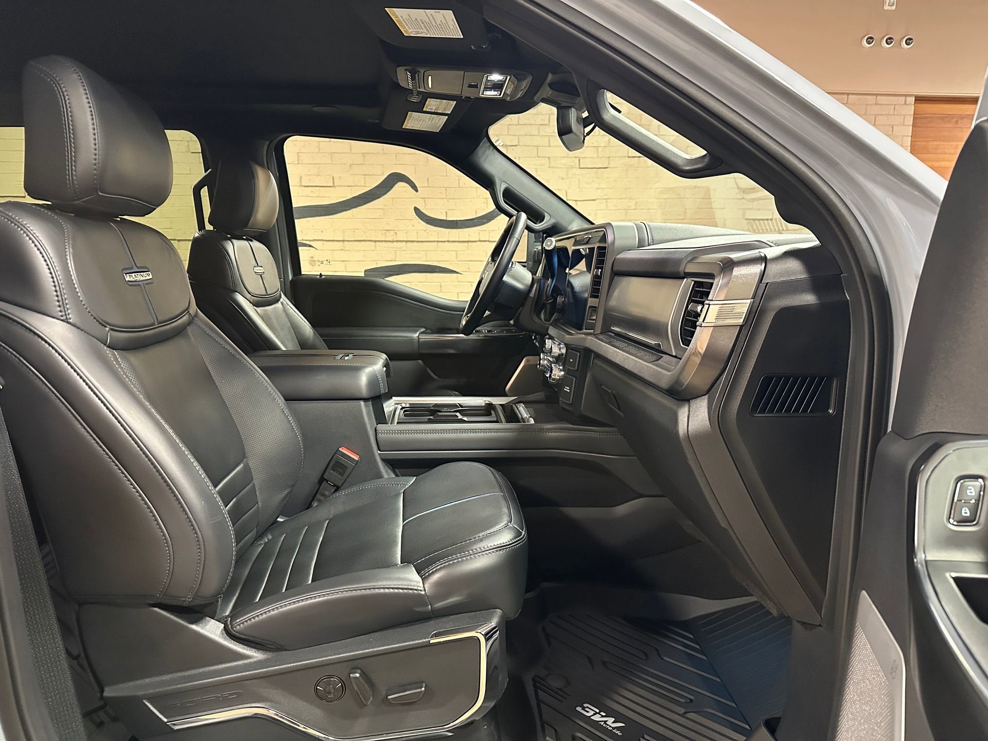 2025 Ford Super Duty F-350 SRW Platinum