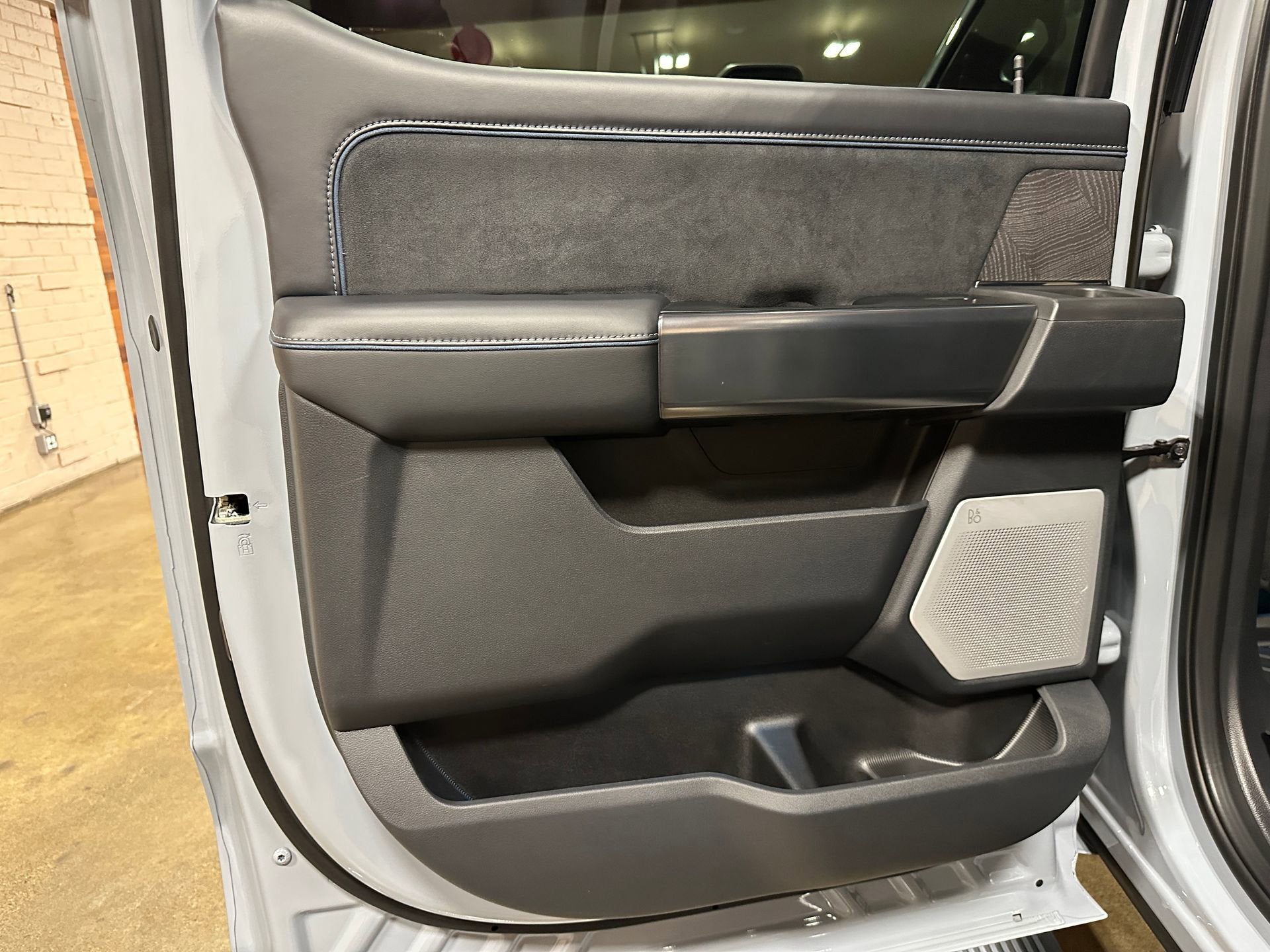 2025 Ford Super Duty F-350 SRW Platinum