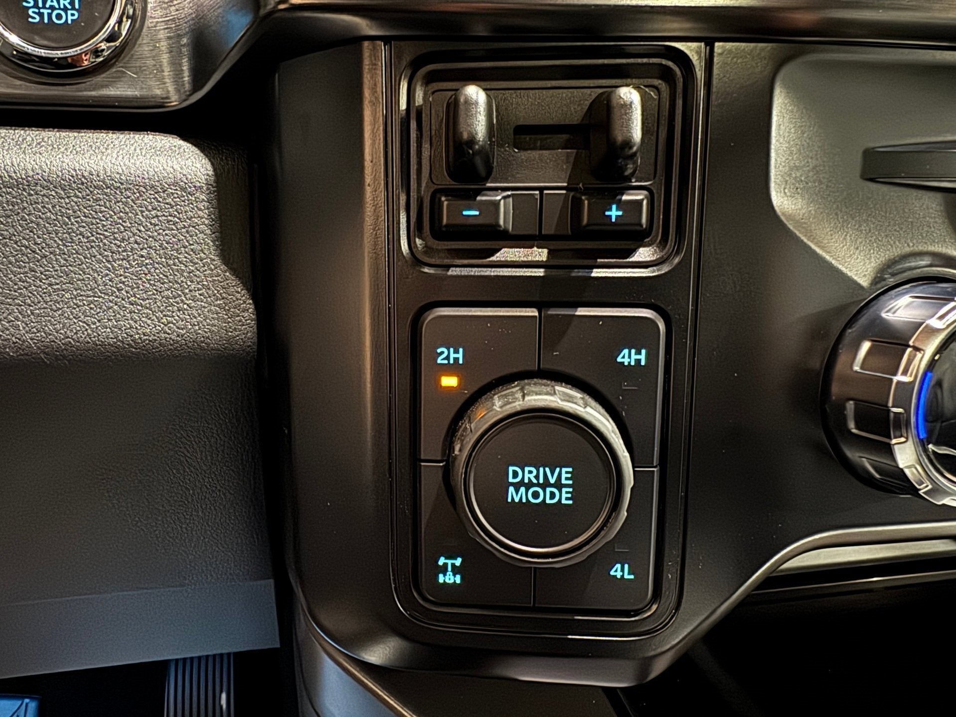 2024 Ford Super Duty F-350 SRW LARIAT