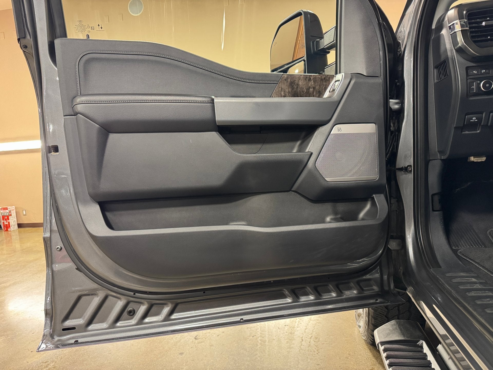 2024 Ford Super Duty F-350 SRW LARIAT