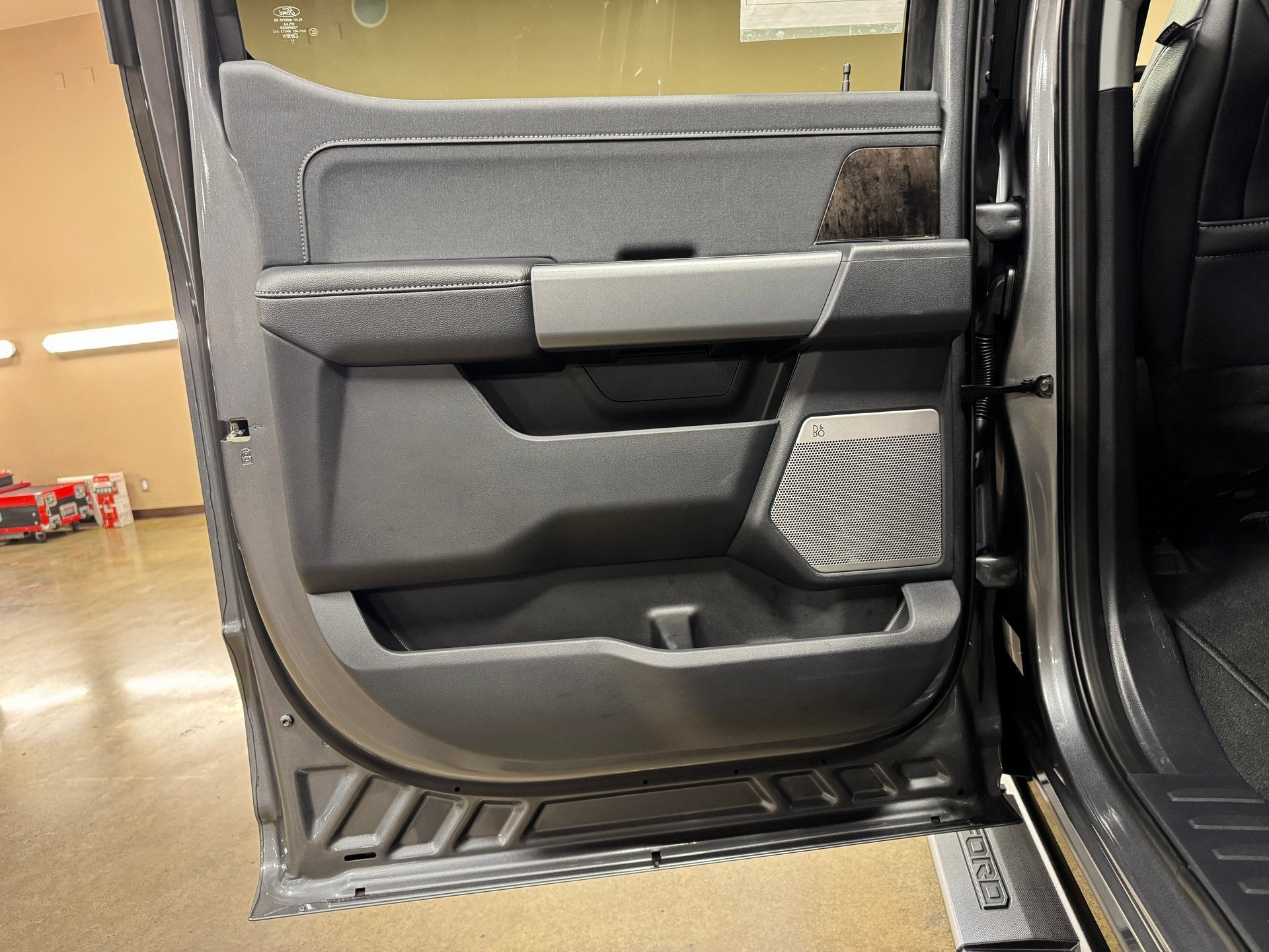 2024 Ford Super Duty F-350 SRW LARIAT