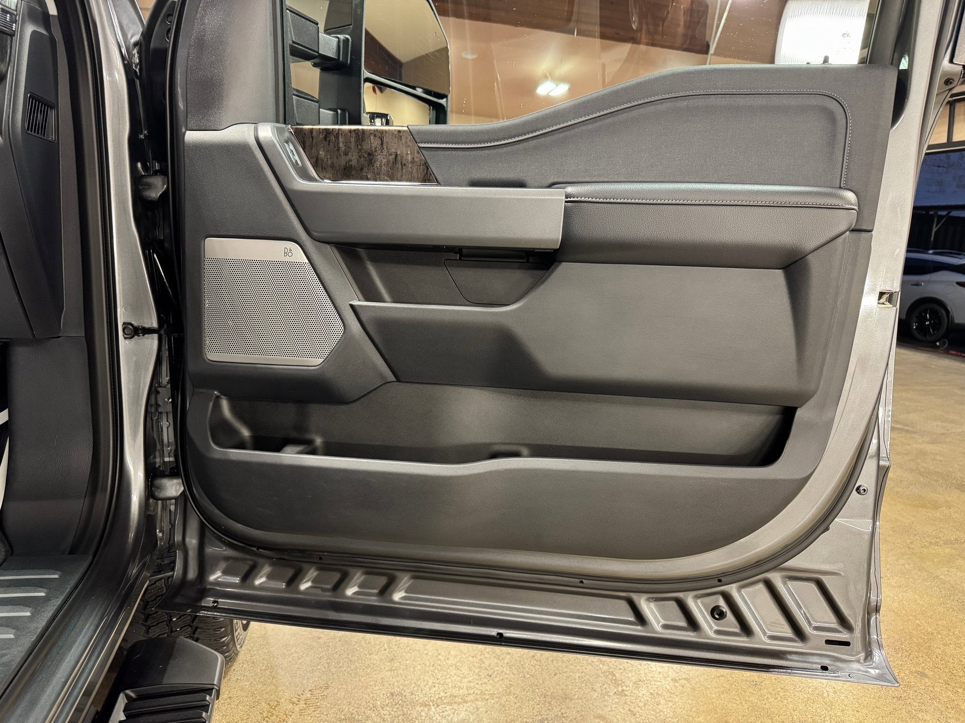 2024 Ford Super Duty F-350 SRW LARIAT