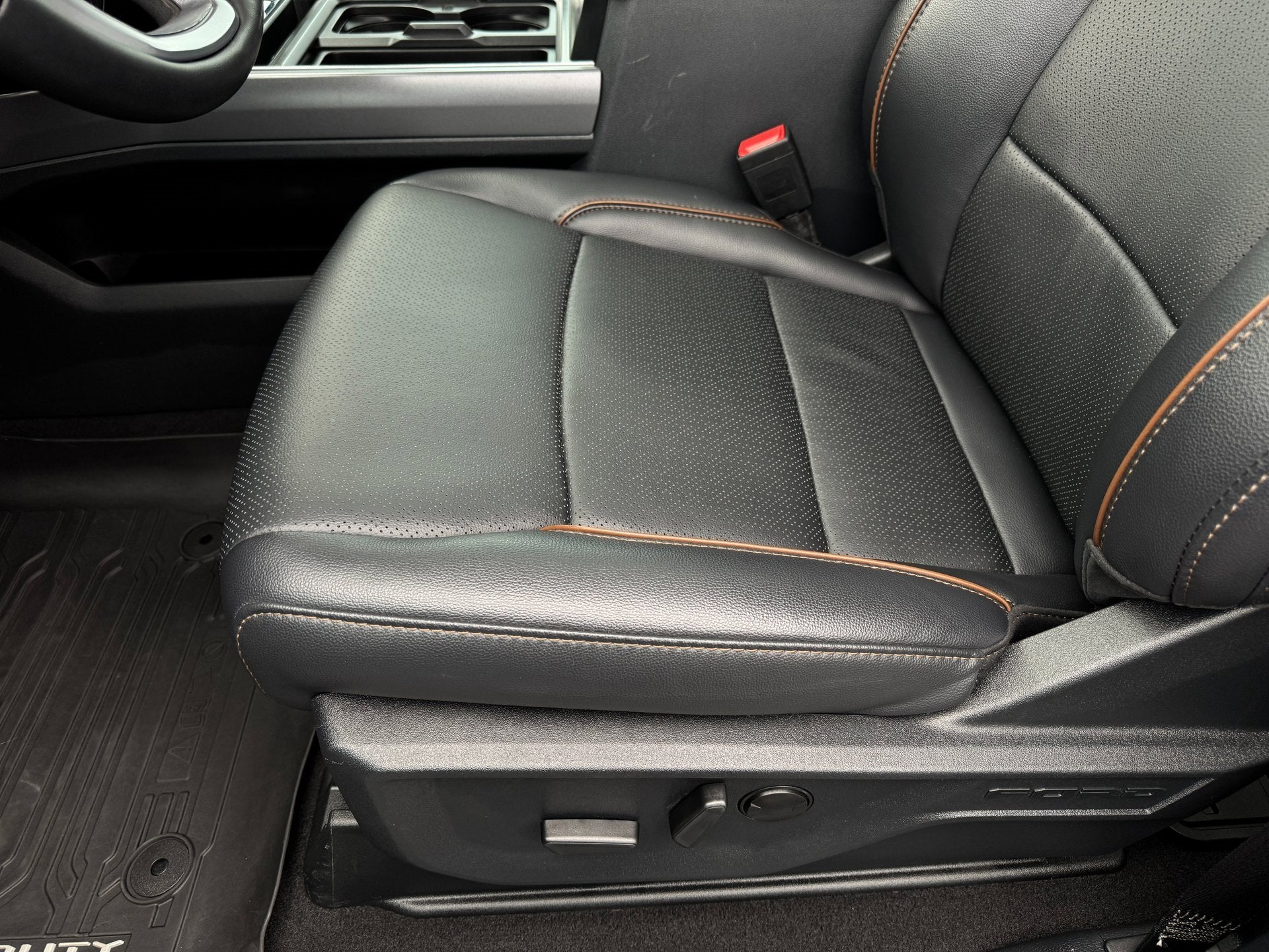 2025 Ford Super Duty F-350 SRW LARIAT