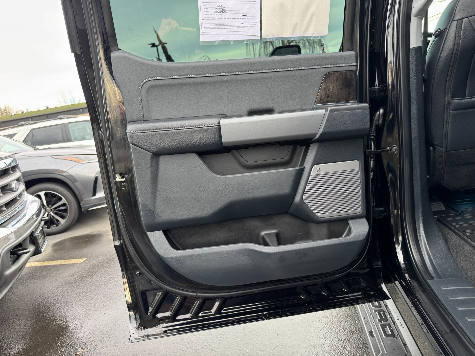 2025 Ford Super Duty F-350 SRW LARIAT