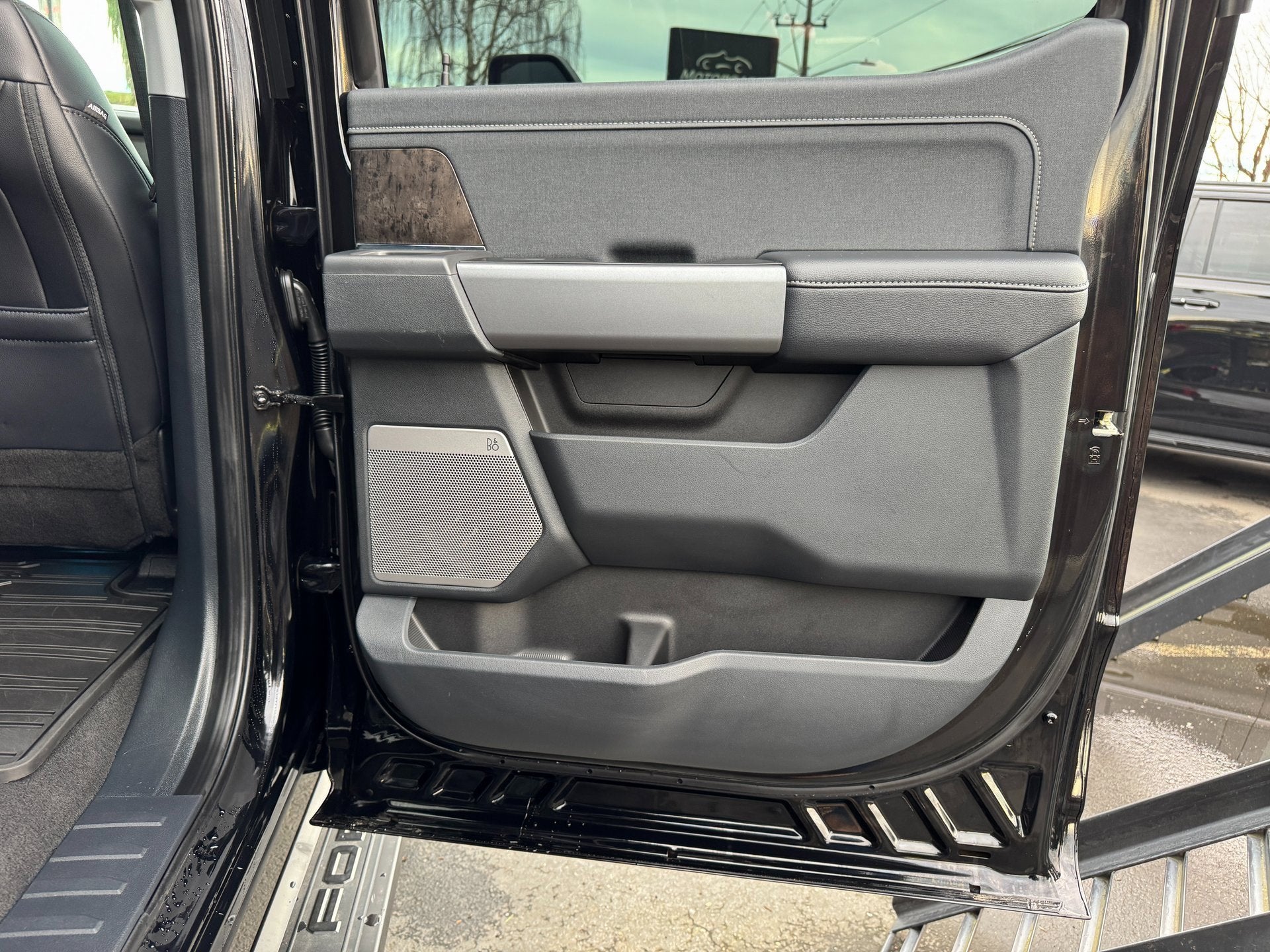 2025 Ford Super Duty F-350 SRW LARIAT