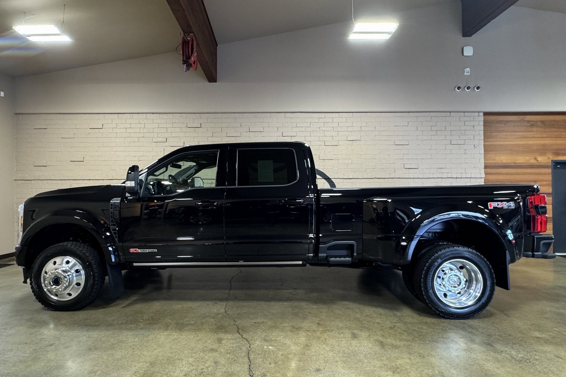 2025 Ford Super Duty F-450 DRW Platinum