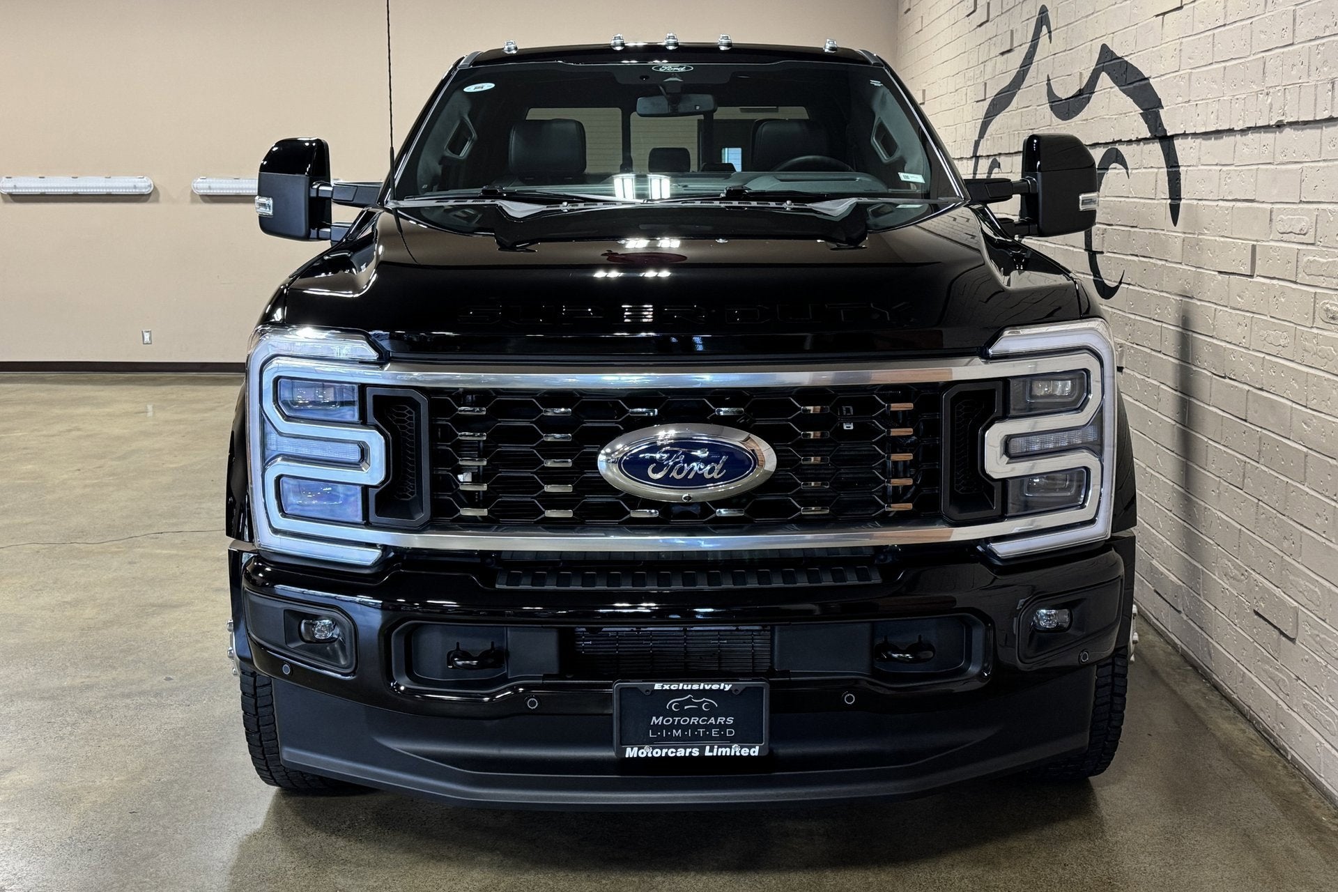 2025 Ford Super Duty F-450 DRW Platinum