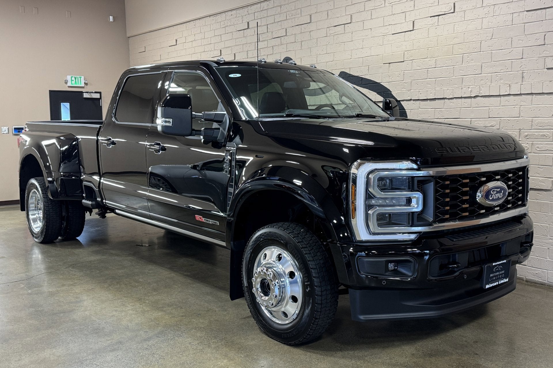 2025 Ford Super Duty F-450 DRW Platinum