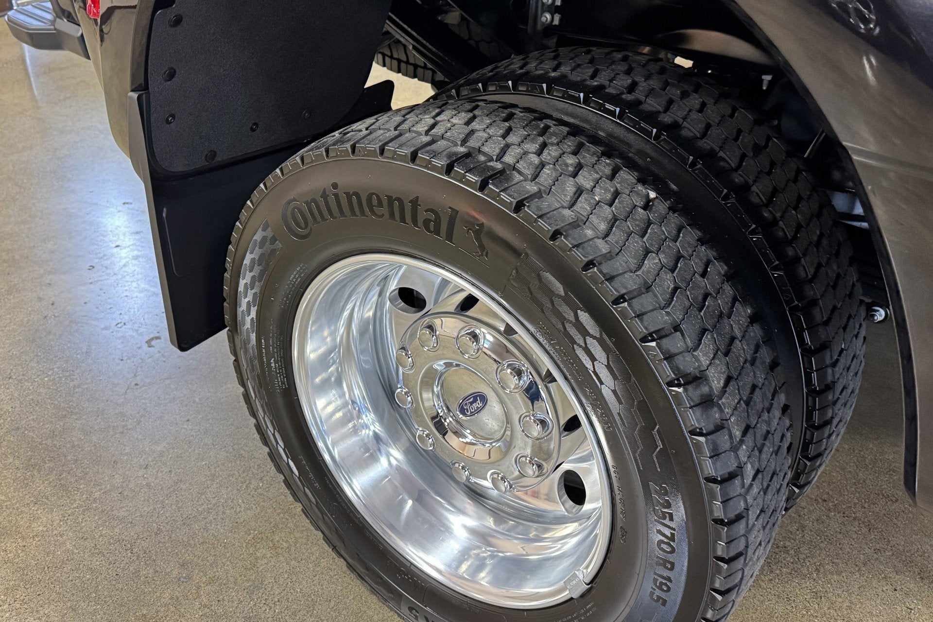 2025 Ford Super Duty F-450 DRW Platinum