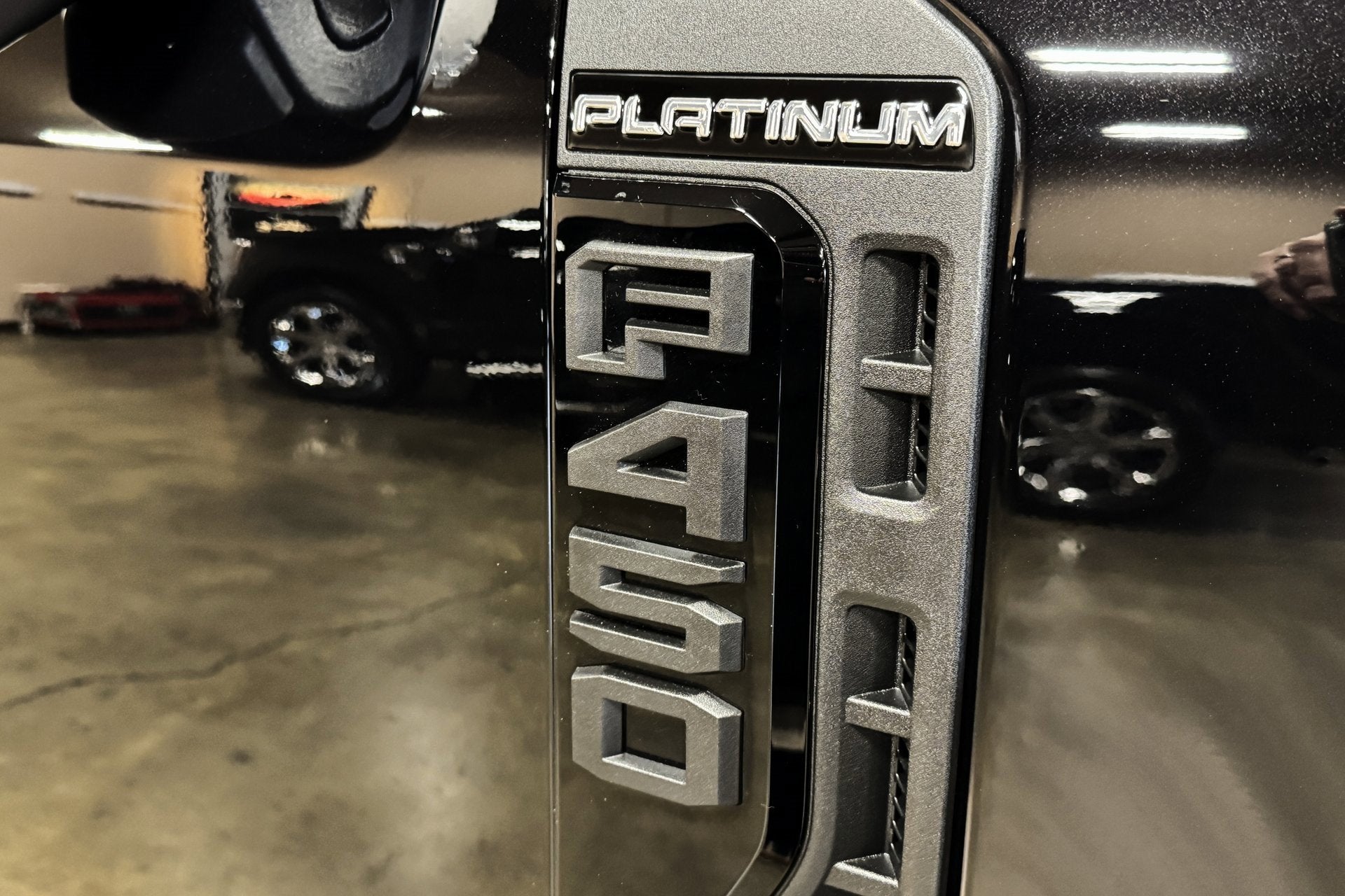 2025 Ford Super Duty F-450 DRW Platinum