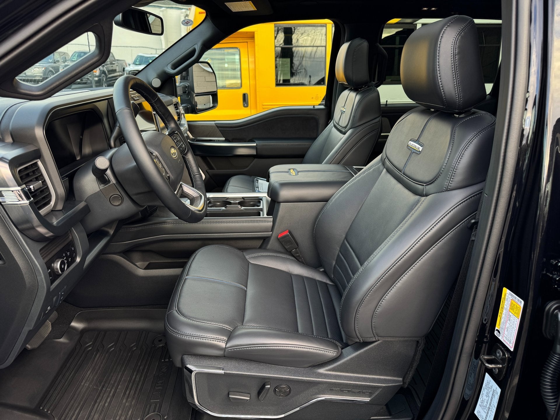 2025 Ford Super Duty F-450 DRW Platinum