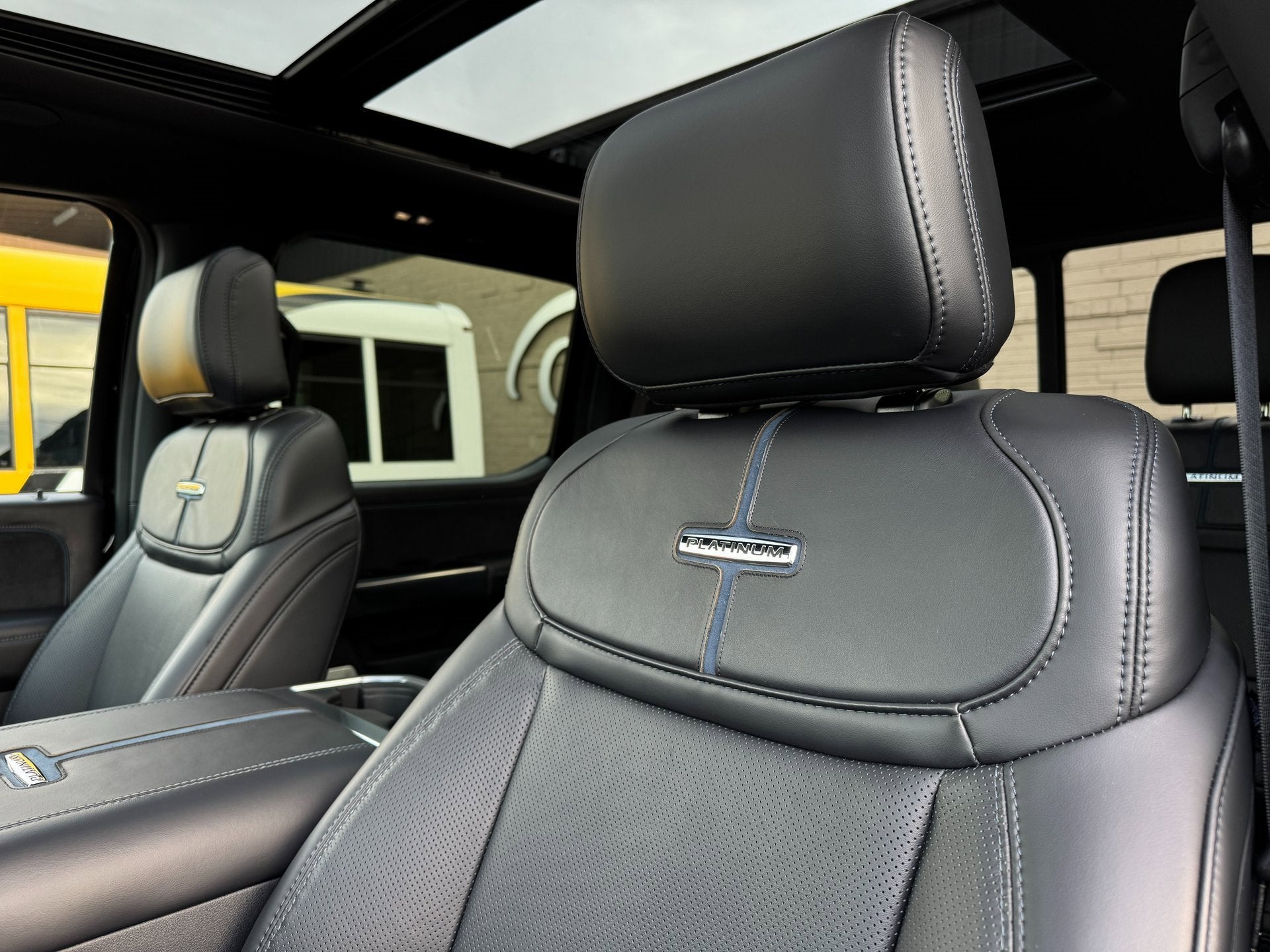 2025 Ford Super Duty F-450 DRW Platinum