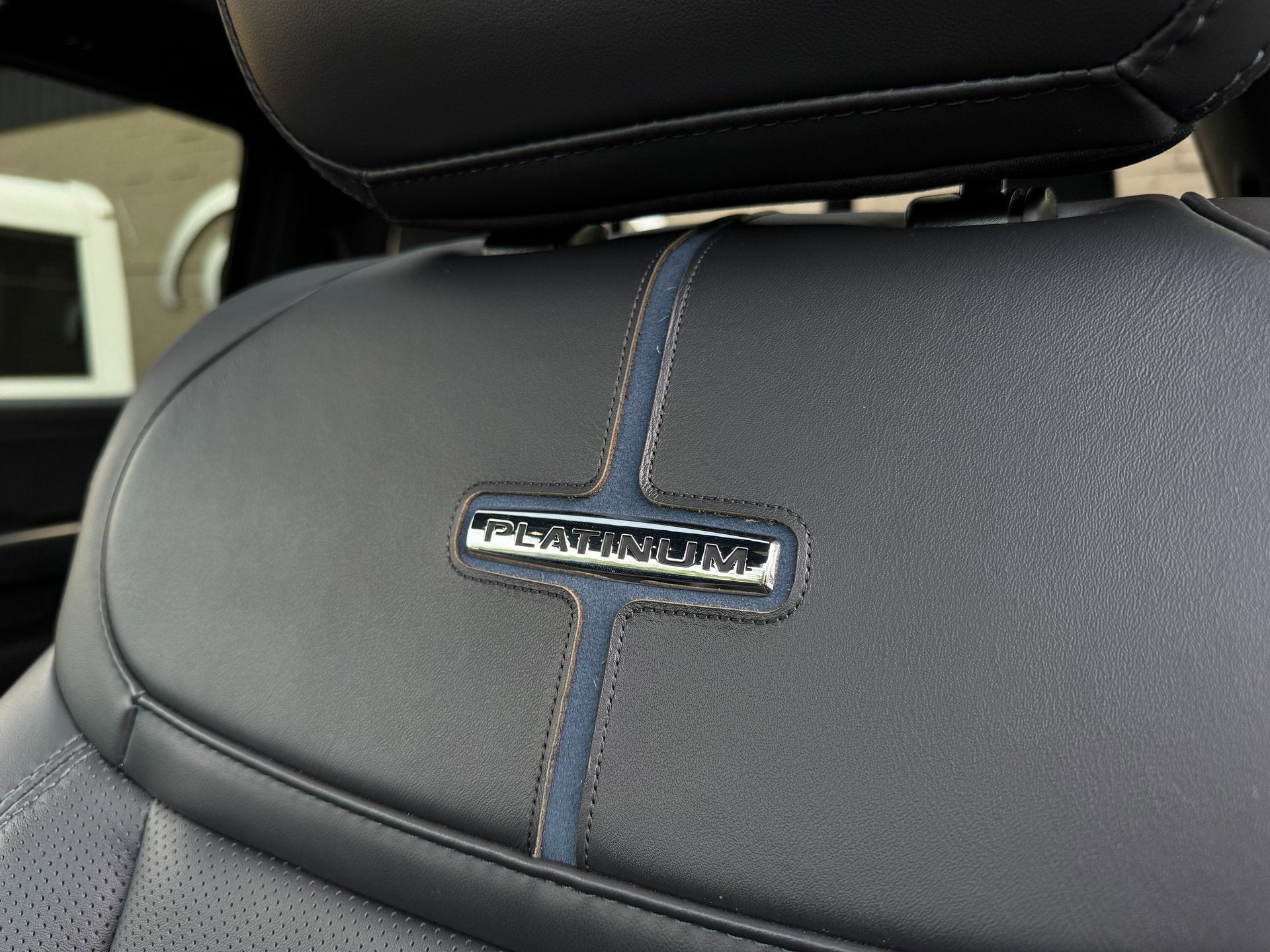 2025 Ford Super Duty F-450 DRW Platinum