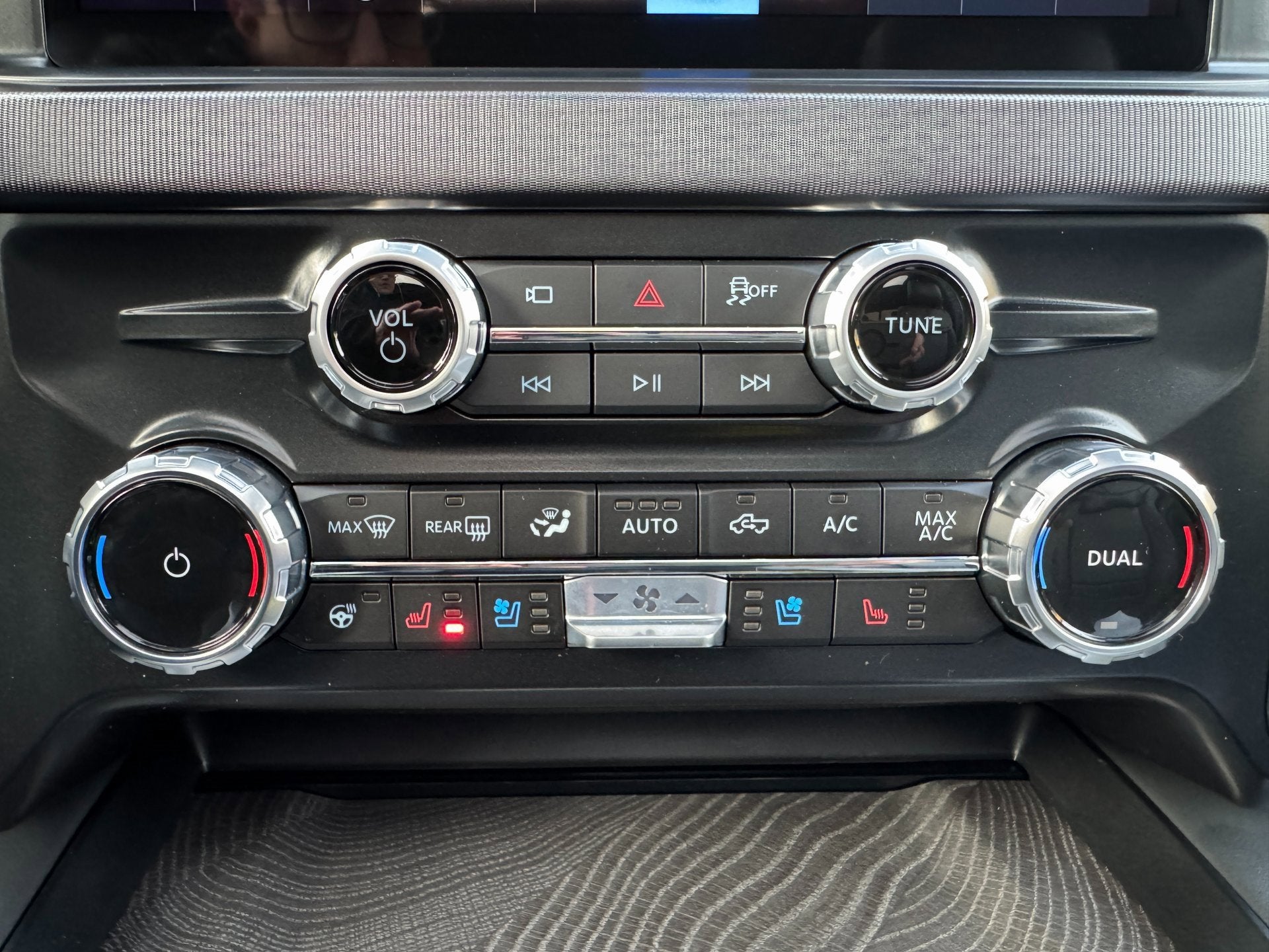 2025 Ford Super Duty F-450 DRW Platinum